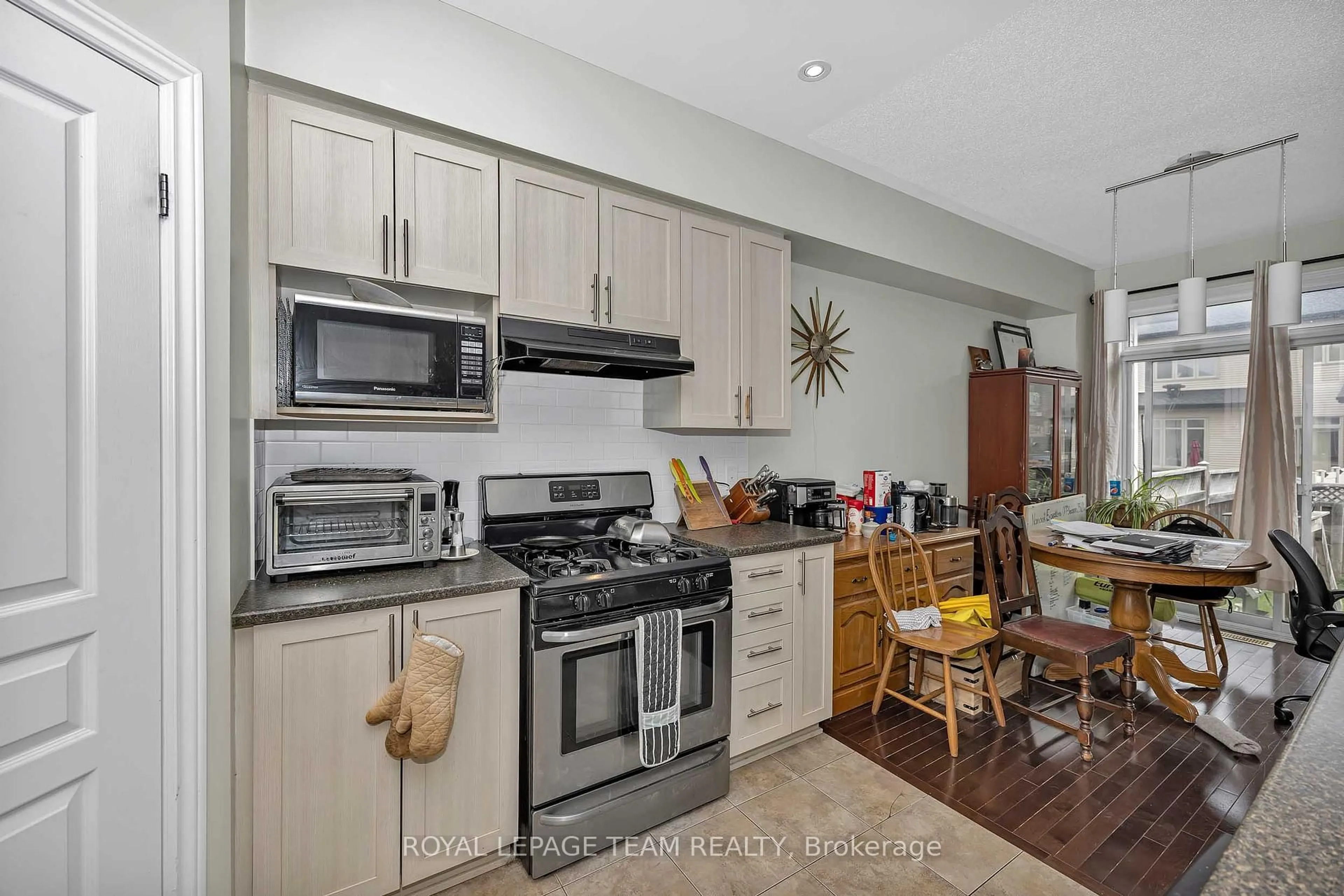 Open concept kitchen, unknown for 415 Arncliffe Ave, Ottawa Ontario K2W 0B6