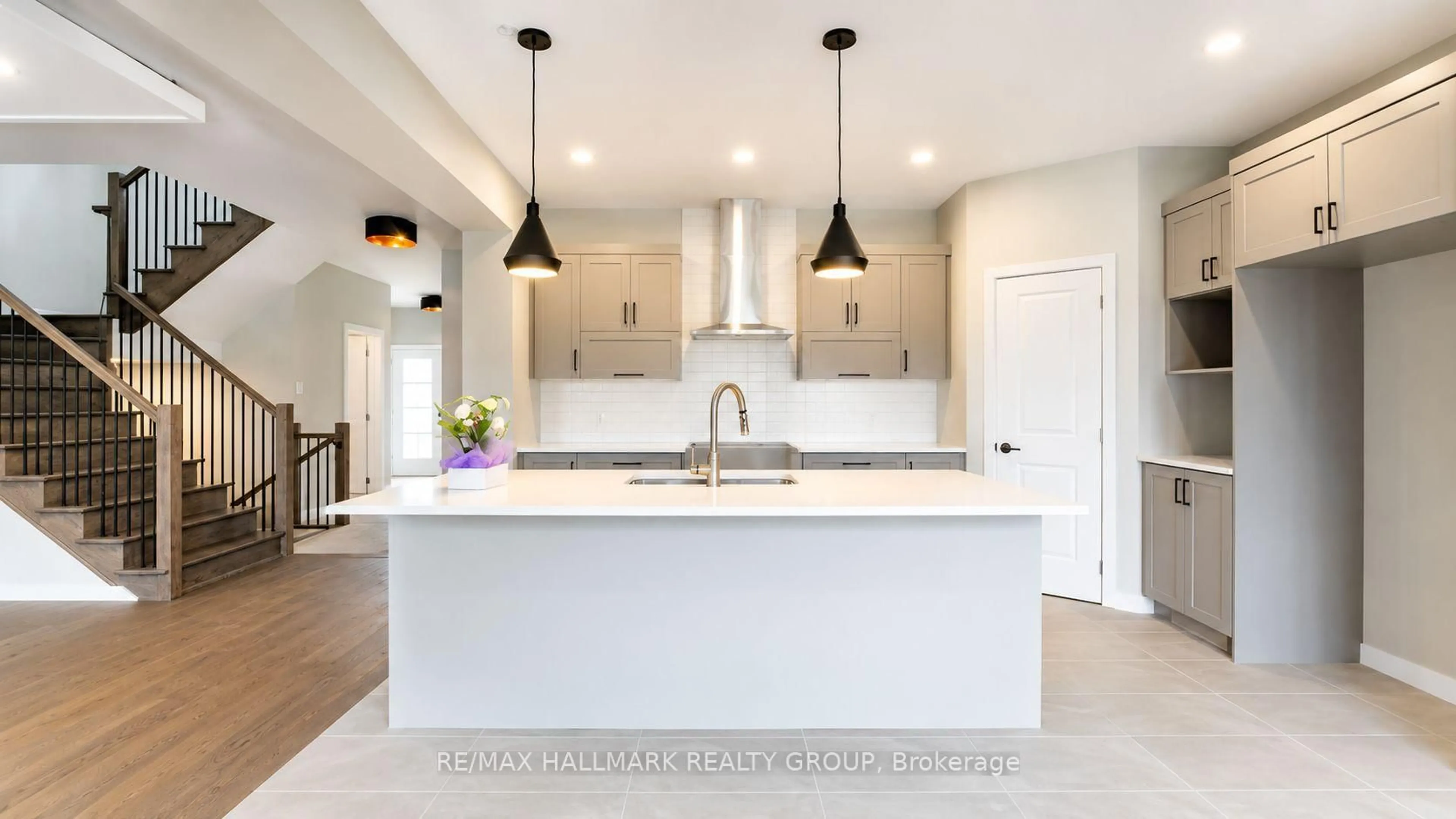 Contemporary kitchen, ceramic/tile floor for 20 Rutile St # , Clarence-Rockland Ontario K4K 0L4