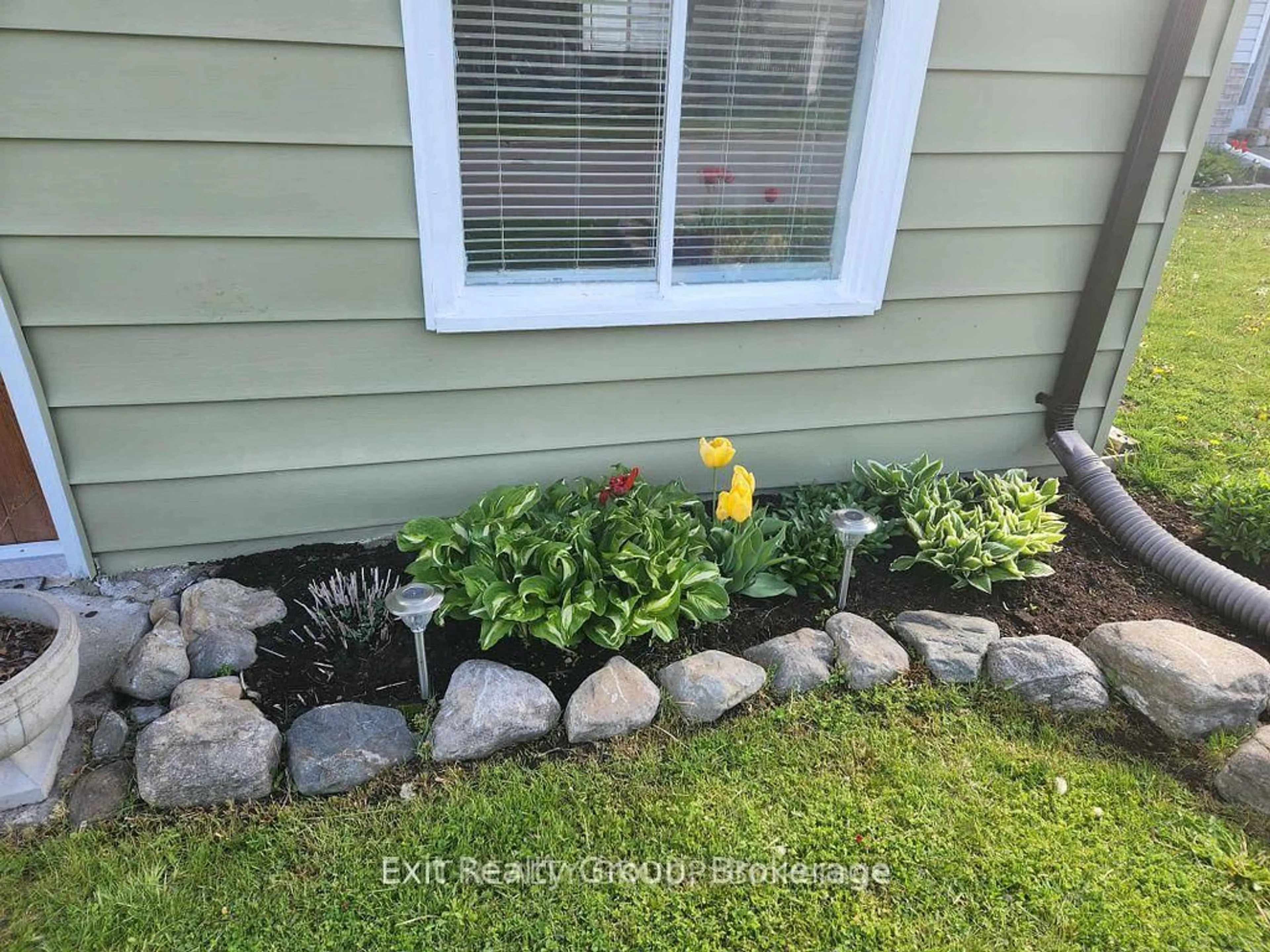 Unknown for 127 Leopold St, Quinte West Ontario K8V 2K5