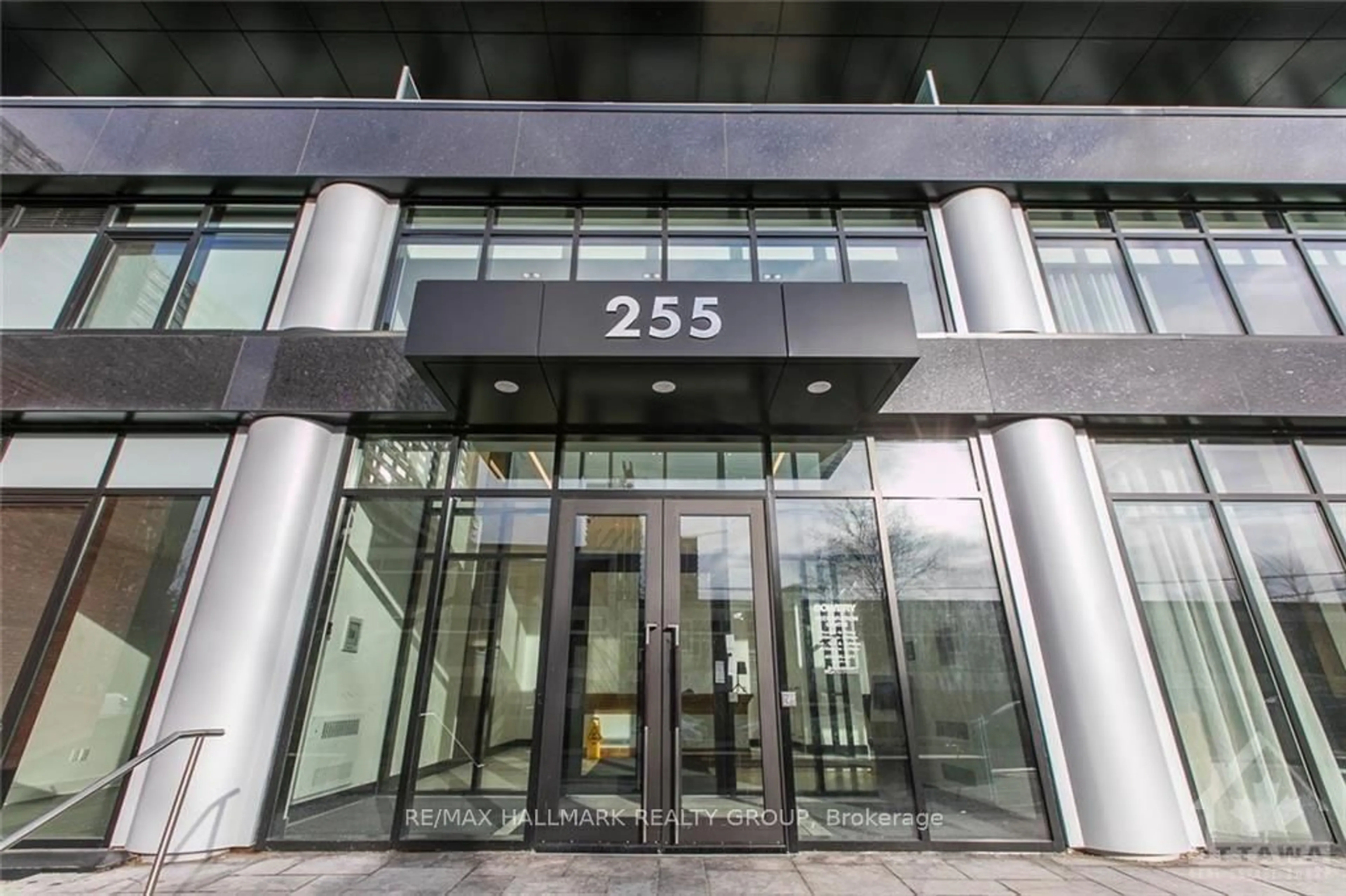 Indoor foyer for 255 Bay St #905, Ottawa Ontario K1R 0C5