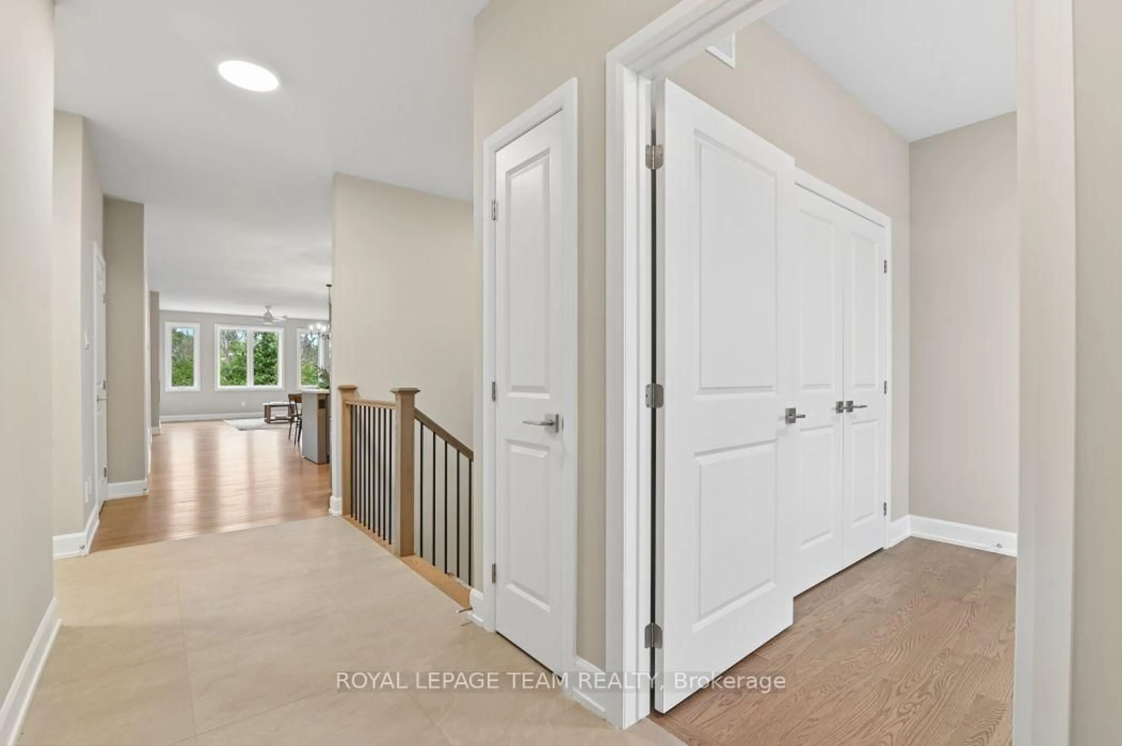 Indoor entryway for 1217 Potter Dr, Brockville Ontario K6V 0G8