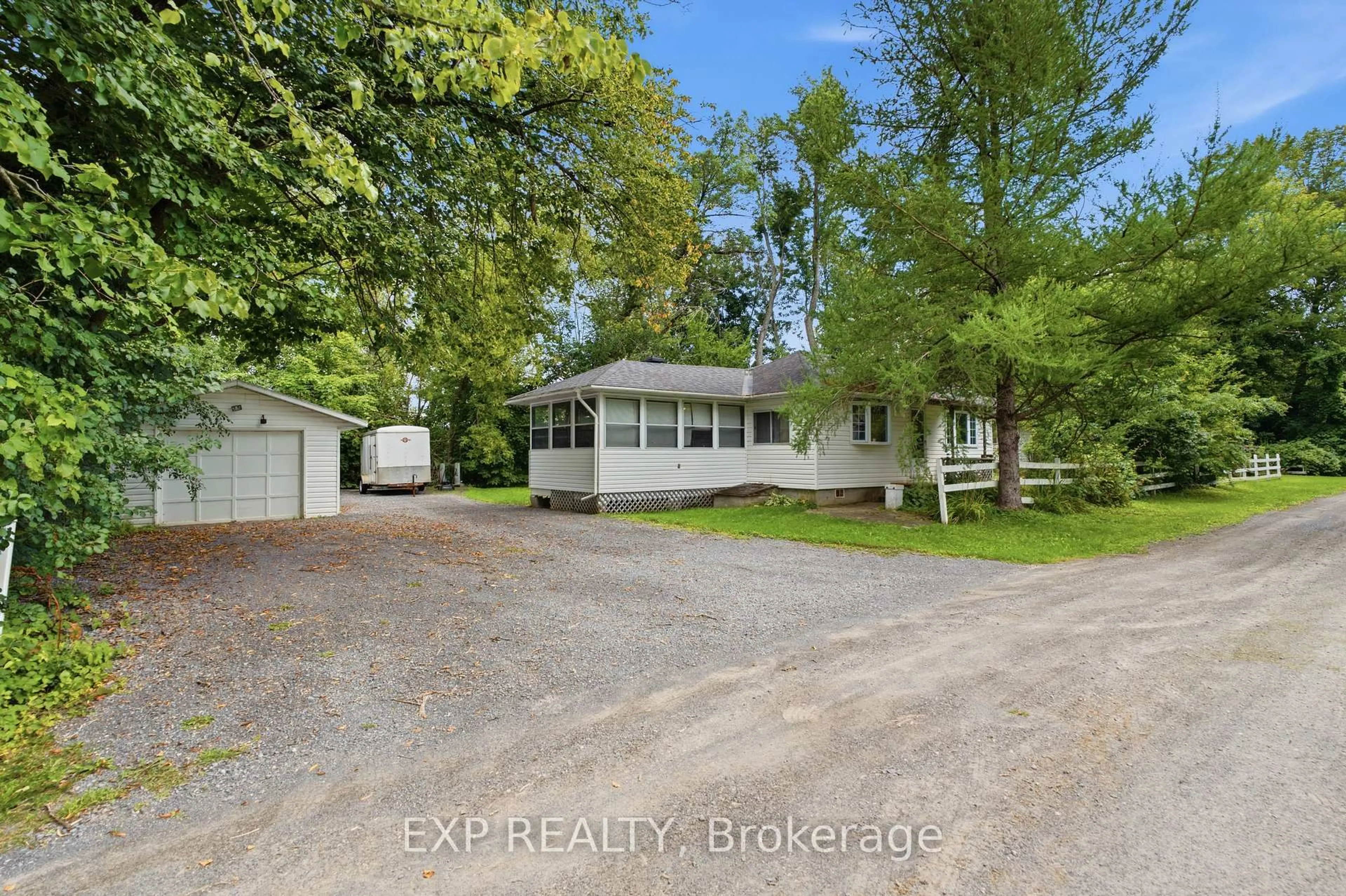 A pic from outside/outdoor area/front of a property/back of a property/a pic from drone, unknown for 144 Ruth St, Carleton Place Ontario K7C 0C4