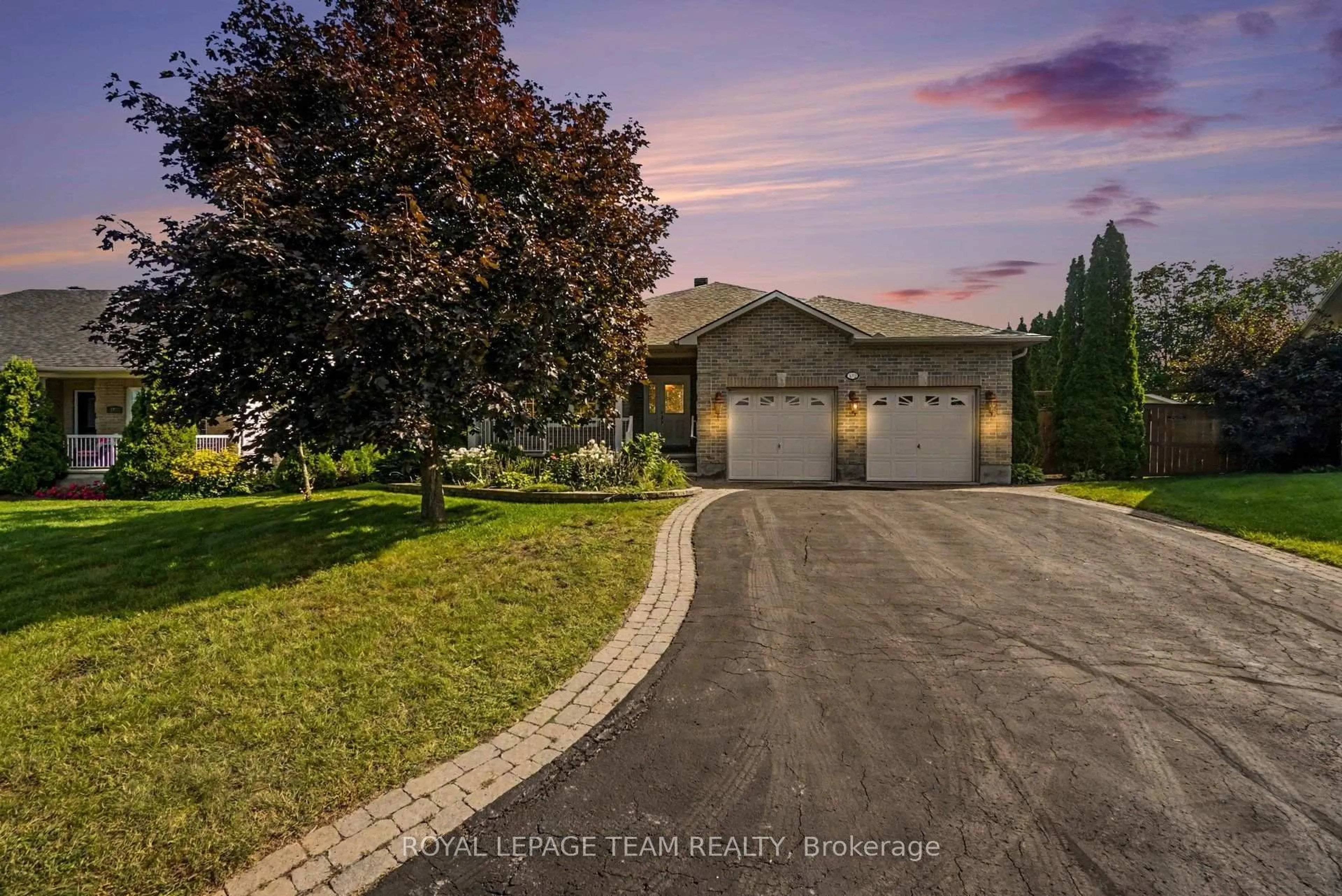 A pic from outside/outdoor area/front of a property/back of a property/a pic from drone, street for 120 Vaughan St, Almonte Ontario K0A 1A0