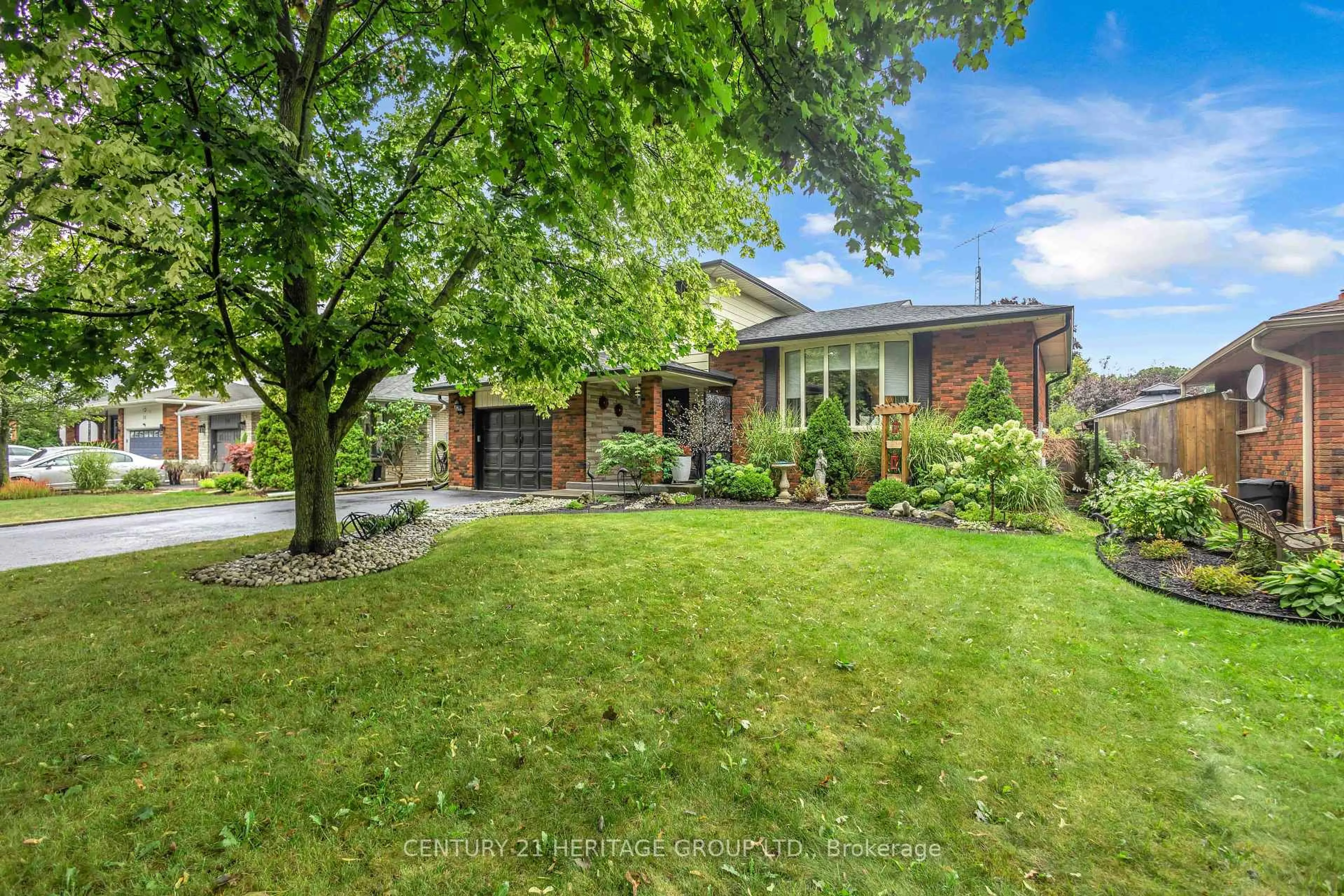 A pic from outside/outdoor area/front of a property/back of a property/a pic from drone, street for 56 Scotia Ave, Brantford Ontario N3R 6X5