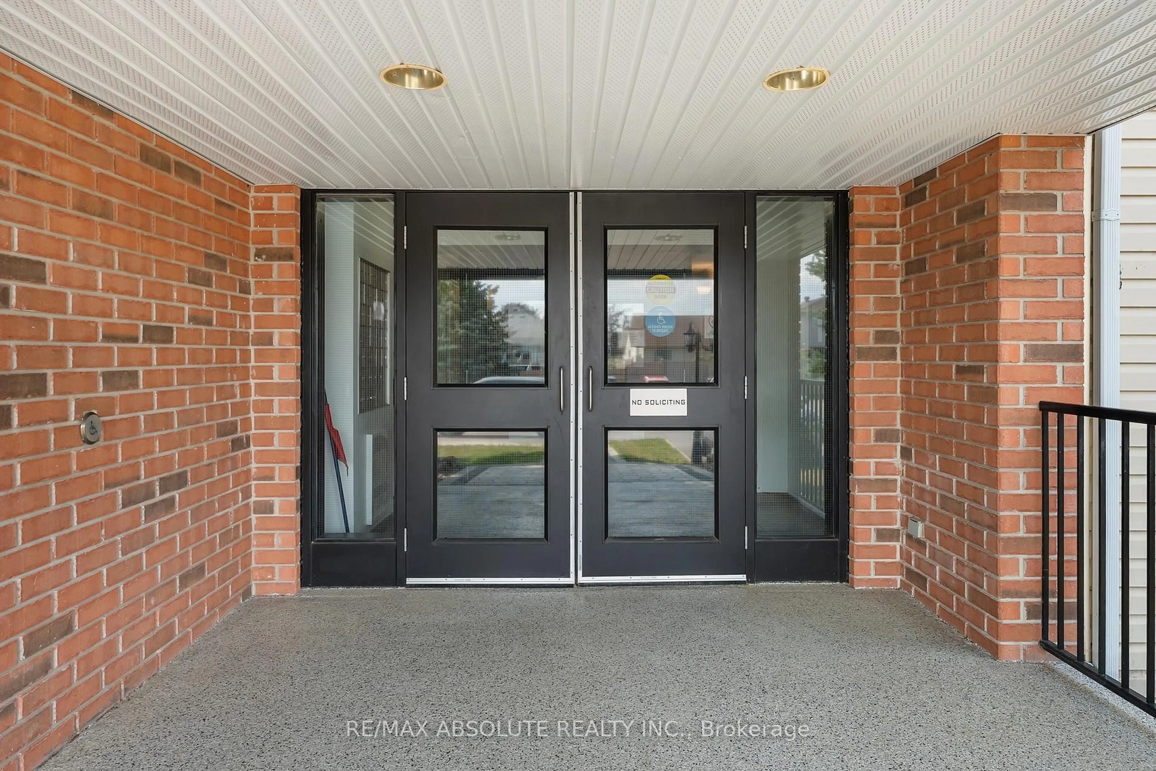 Indoor entryway for 16 Sheffield St #107, Arnprior Ontario K7S 0A2