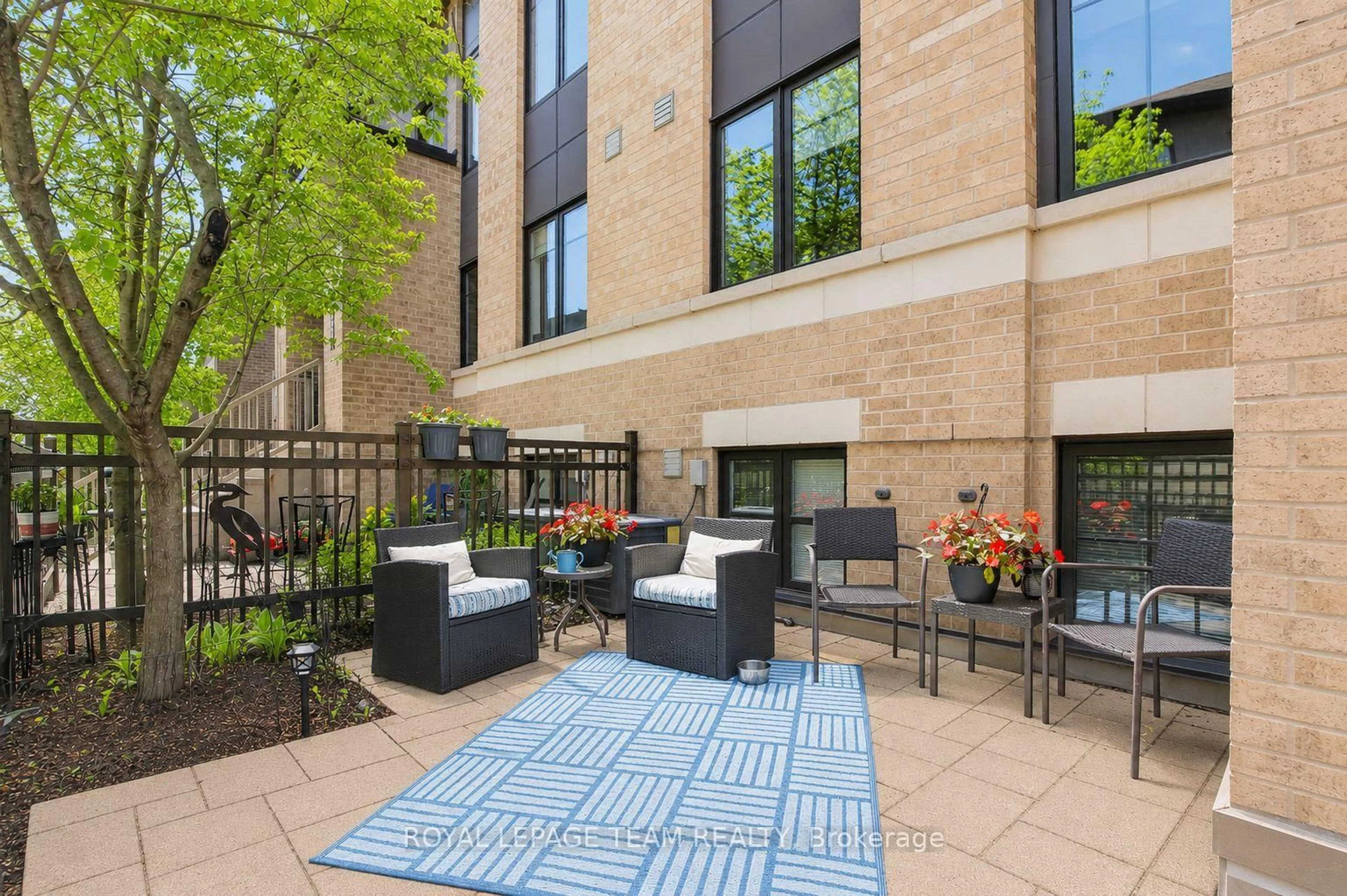 Patio, unknown for 130A Lindenshade Dr, Ottawa Ontario K2J 5R5