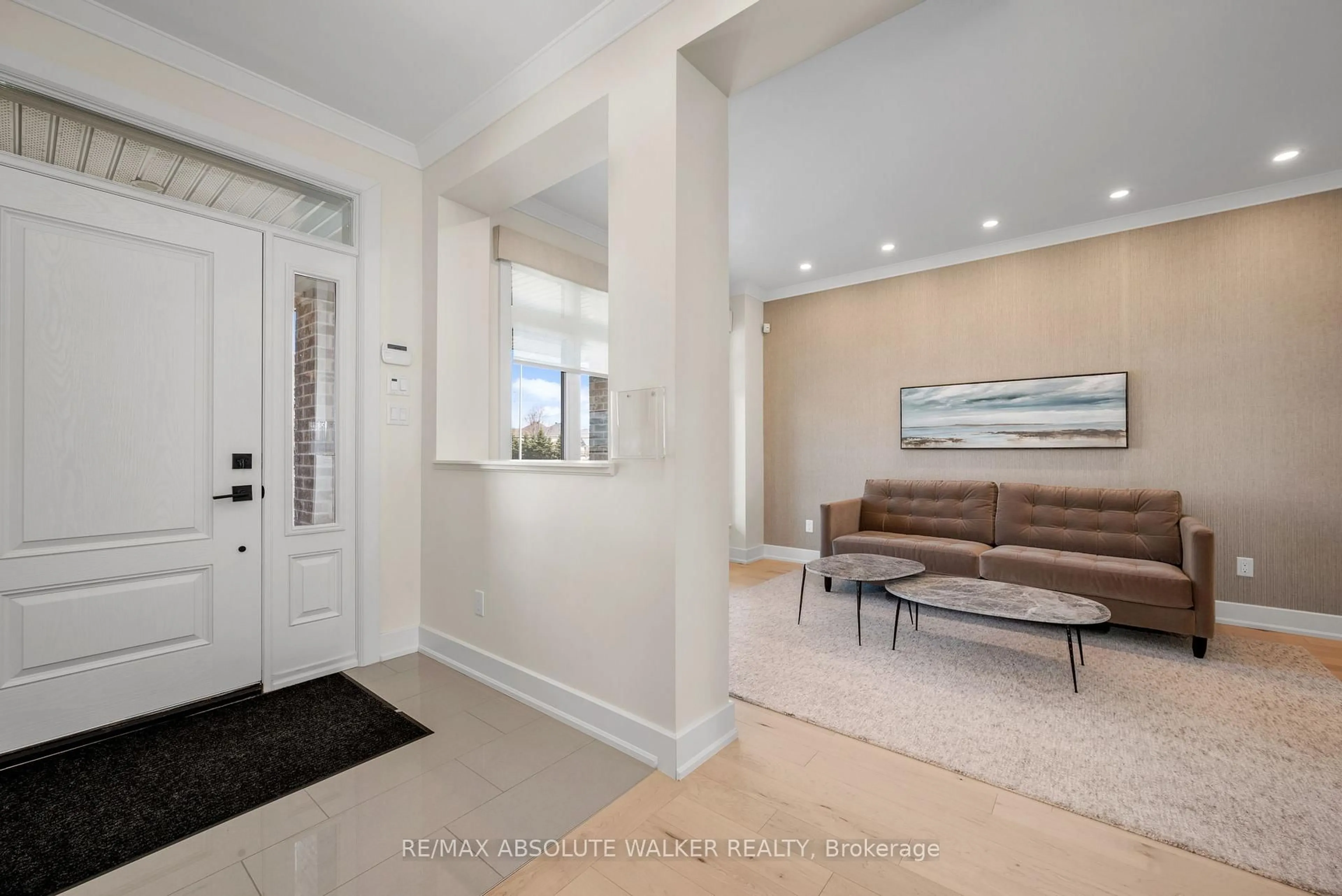 Indoor entryway for 501 EGRET Way, Ottawa Ontario K2J 5V3