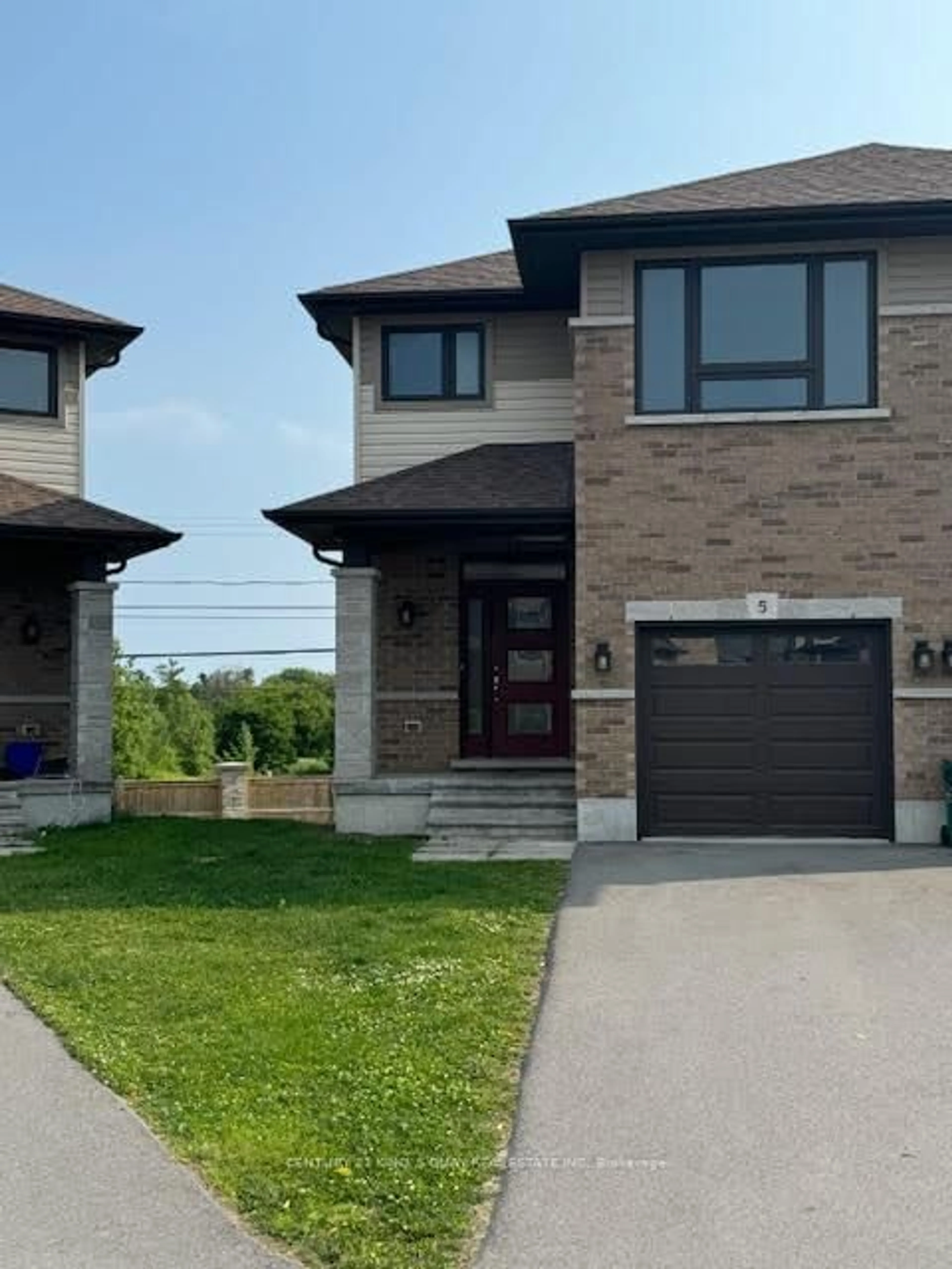 Home with brick exterior material, street for 5 Ledgerock Crt, Quinte West Ontario K8R 0A1
