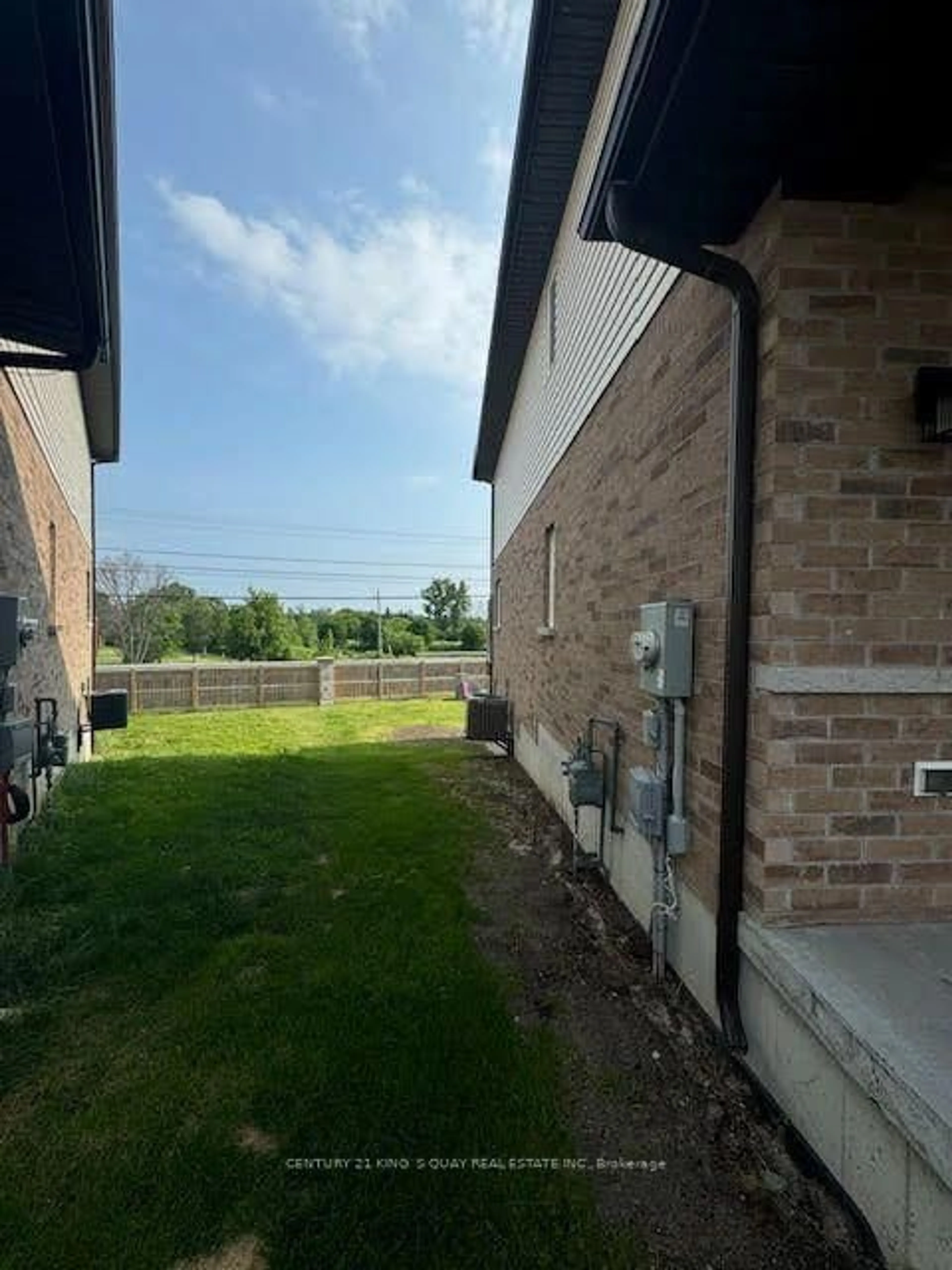 A pic from outside/outdoor area/front of a property/back of a property/a pic from drone, unknown for 5 Ledgerock Crt, Quinte West Ontario K8R 0A1