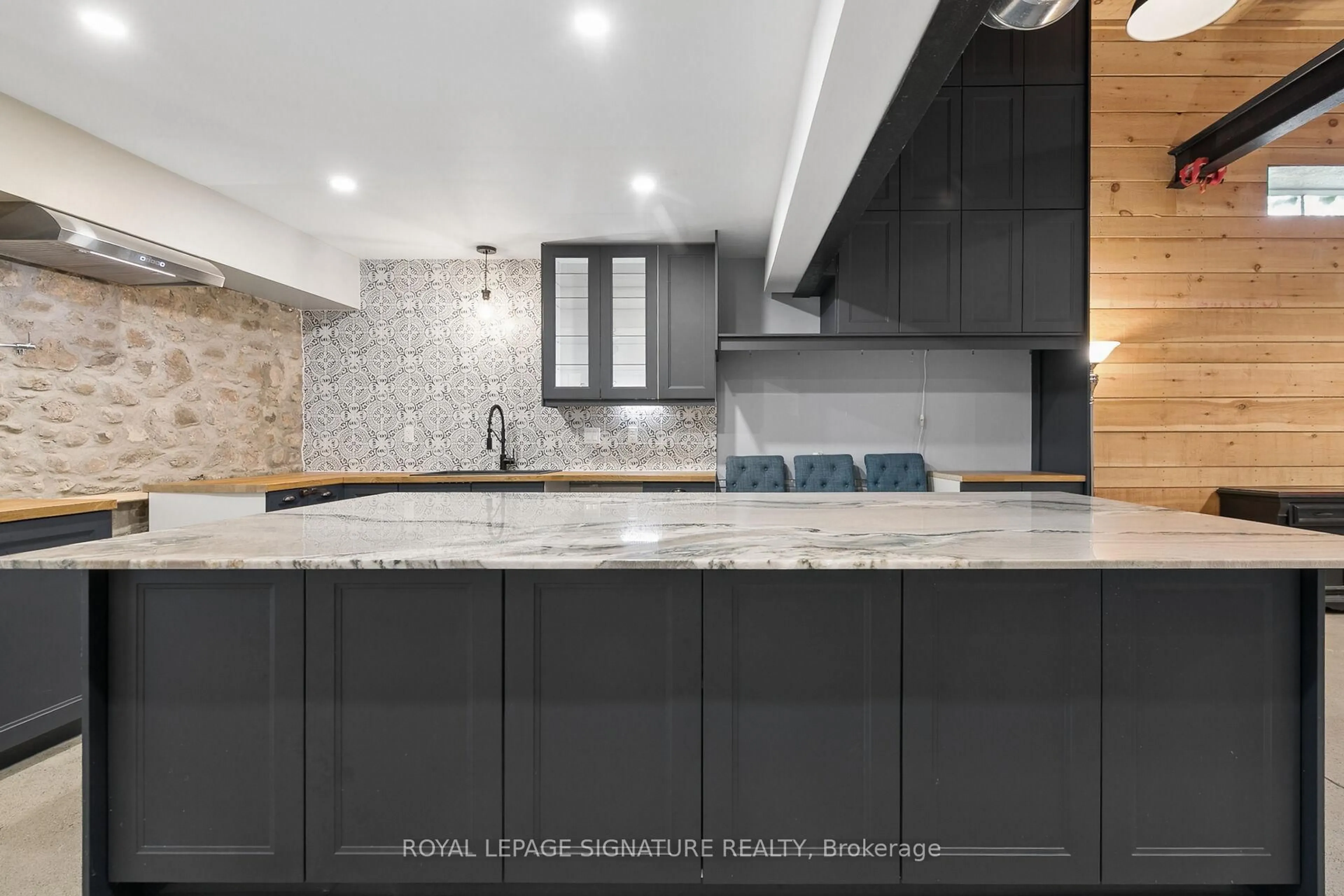 Contemporary kitchen, ceramic/tile floor for 24 Davidson St, Cambridge Ontario N1S 2T9
