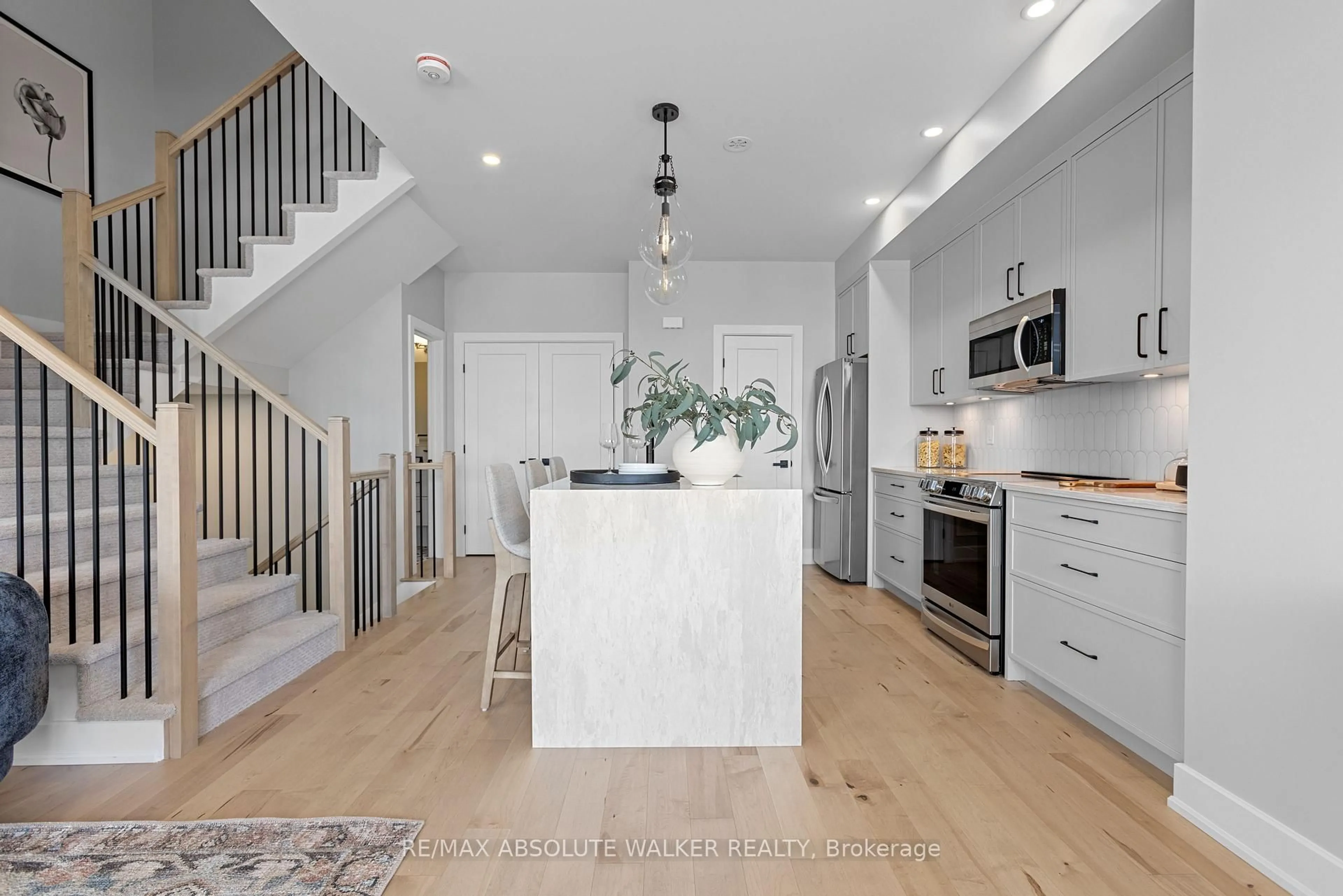 Open concept kitchen, unknown for 513 Pantanal Private, Ottawa Ontario K1T 0Y1