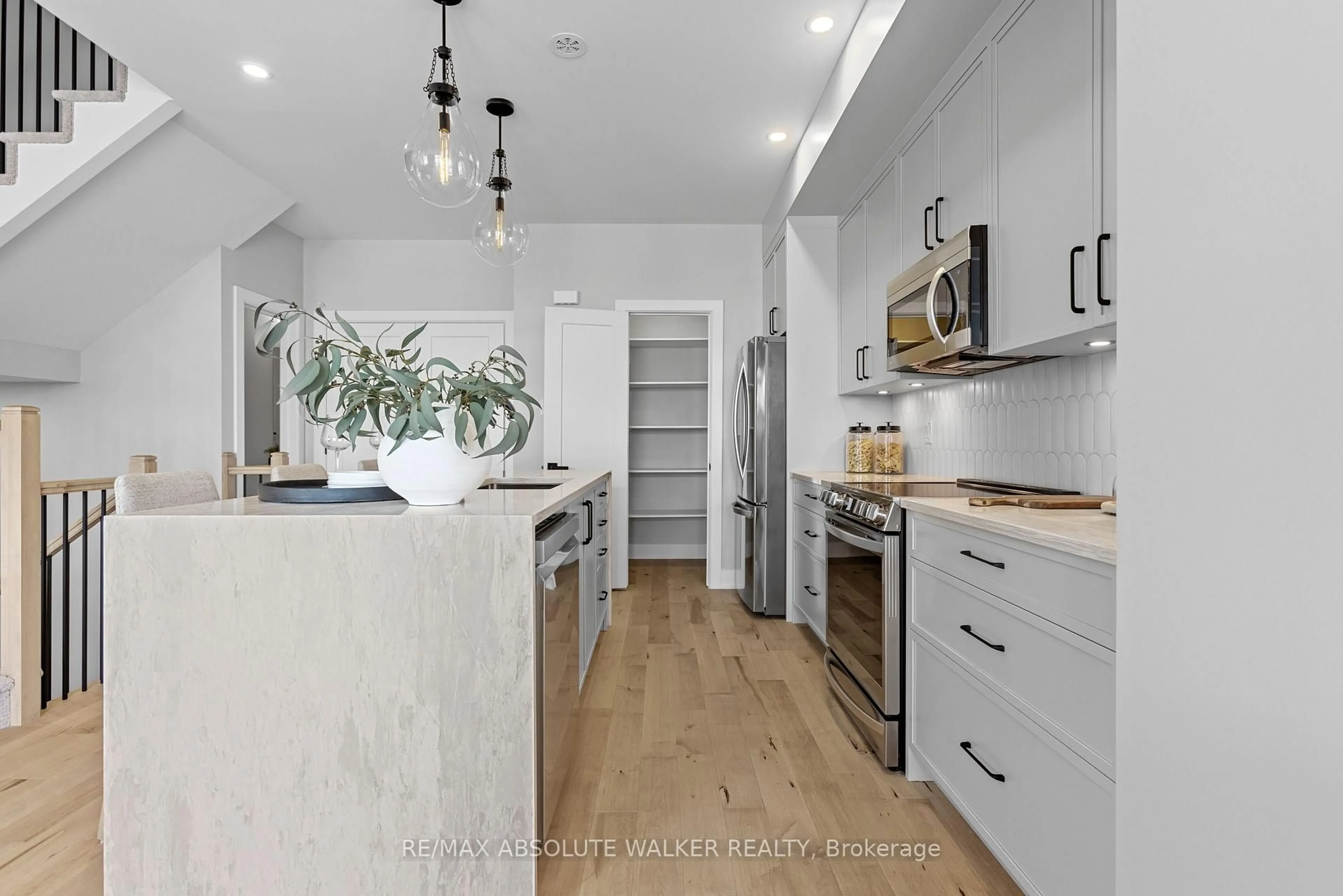 Open concept kitchen, unknown for 513 Pantanal Private, Ottawa Ontario K1T 0Y1