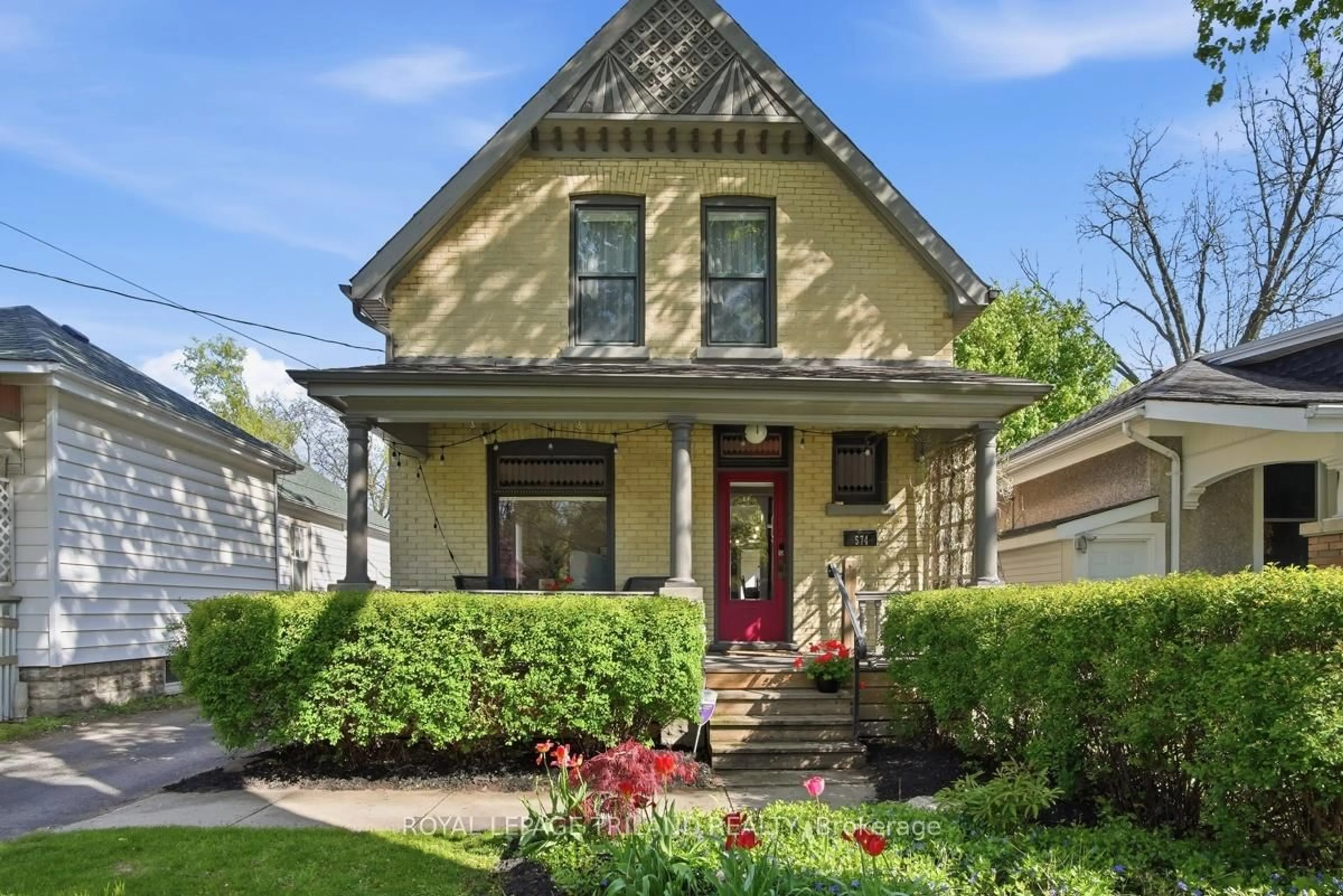 Home with vinyl exterior material, street for 574 Princess Ave, London East Ontario N6B 2B9