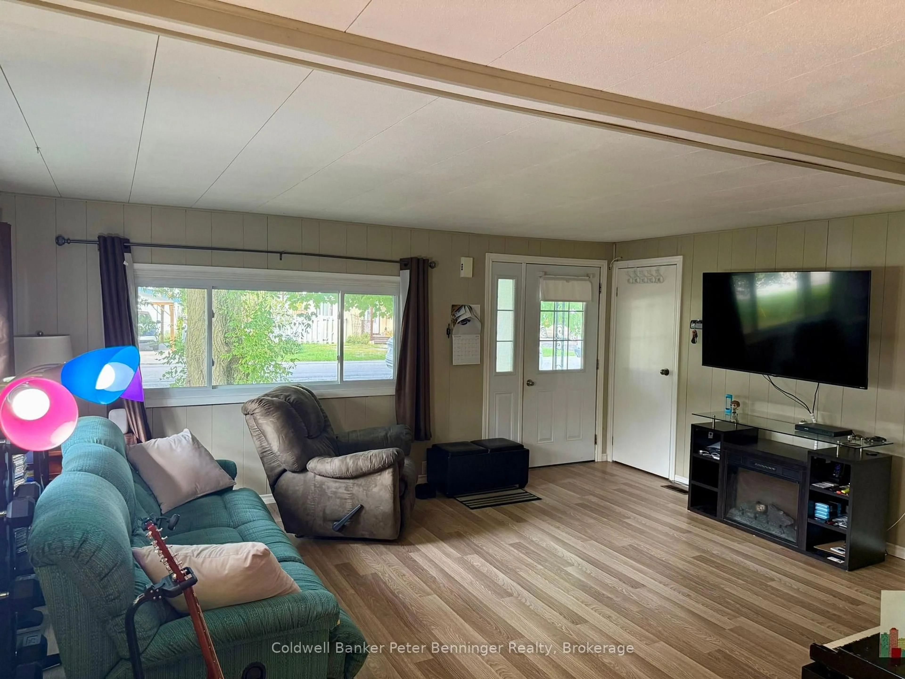Living room with furniture, unknown for 20 Cardinal St, Brockton Ontario N0G 2V0