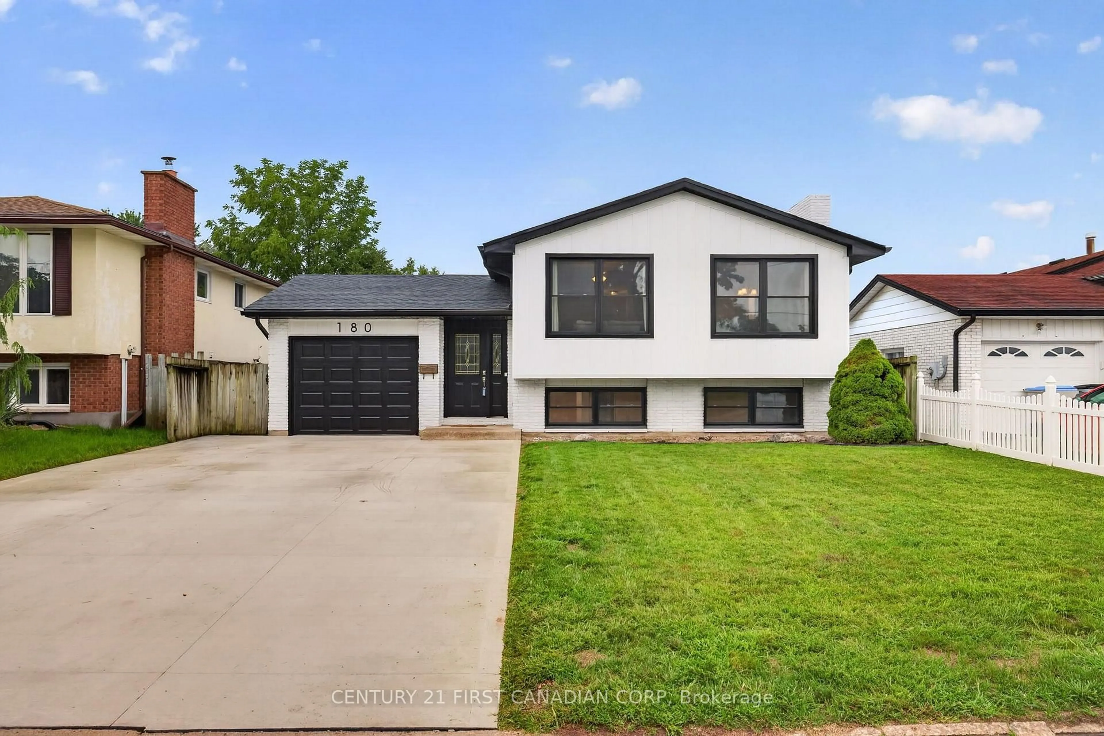 Home with vinyl exterior material, street for 180 Park St, Strathroy-Caradoc Ontario N7G 3V9