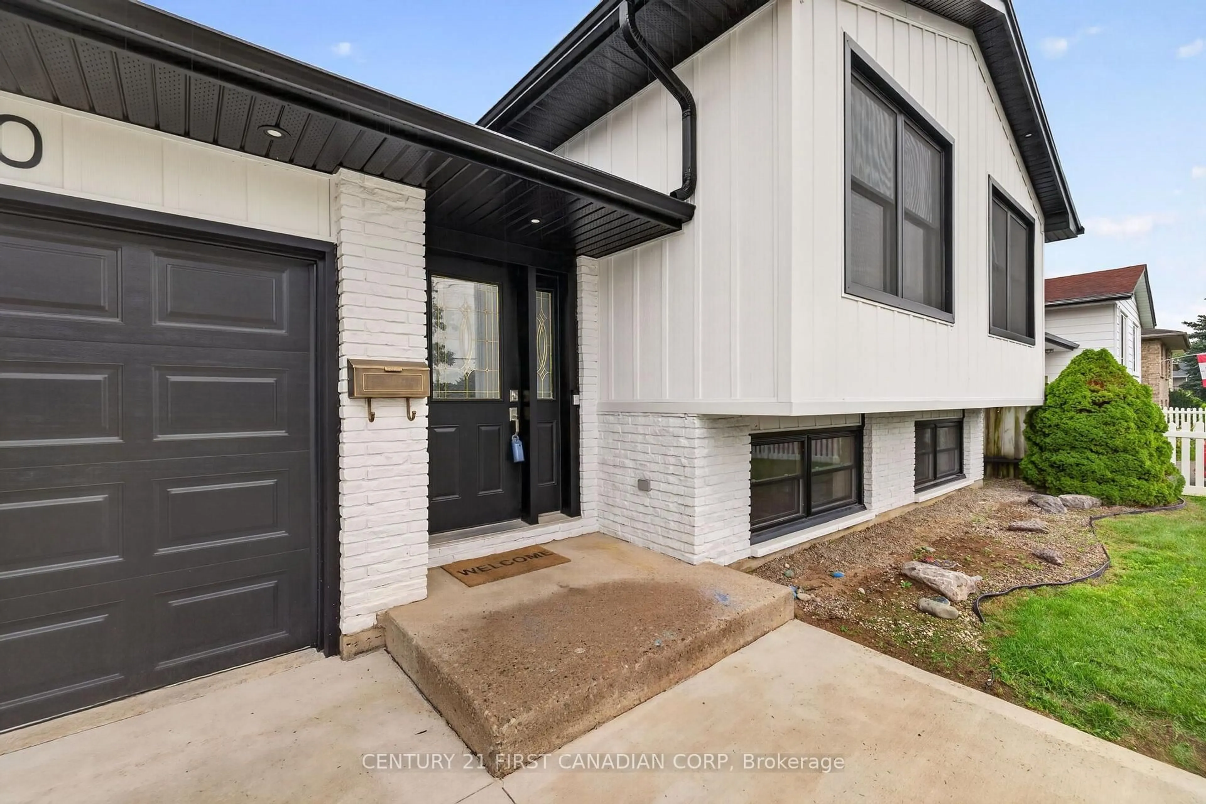 Home with brick exterior material, street for 180 Park St, Strathroy-Caradoc Ontario N7G 3V9