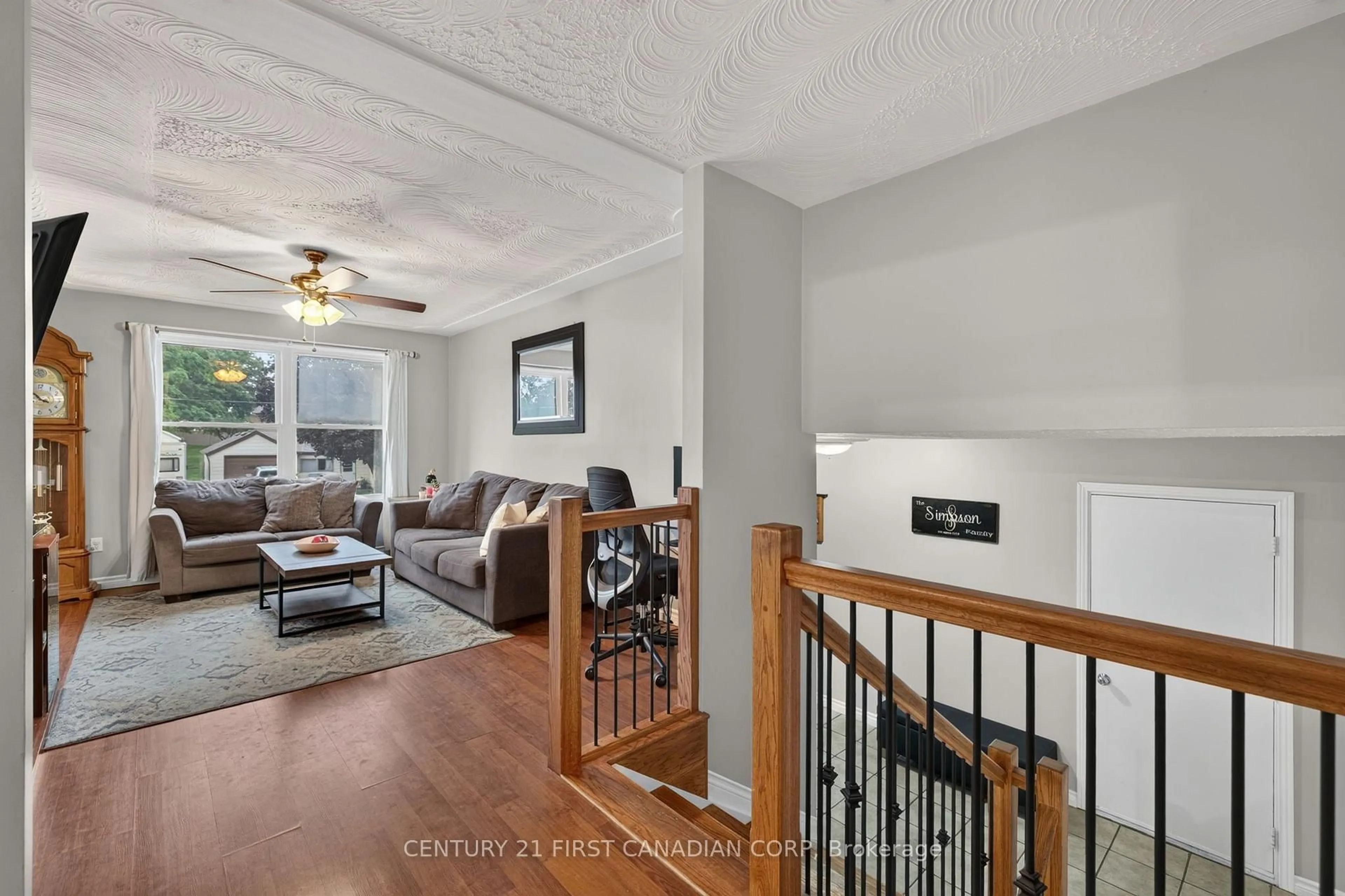Living room with furniture, unknown for 180 Park St, Strathroy-Caradoc Ontario N7G 3V9