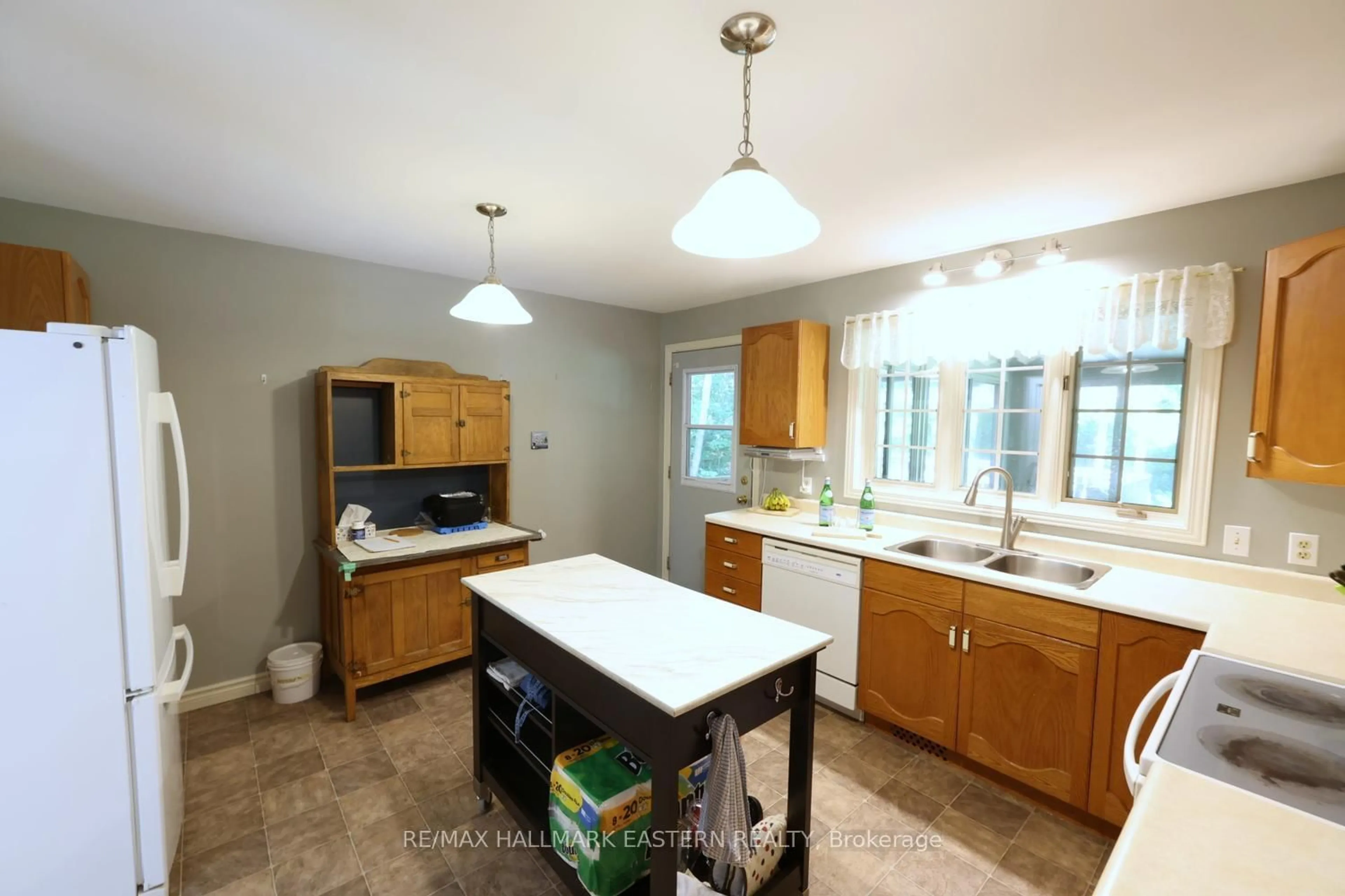Standard kitchen, ceramic/tile floor for 965 Crowe River Rd, Trent Hills Ontario K0K 2M0