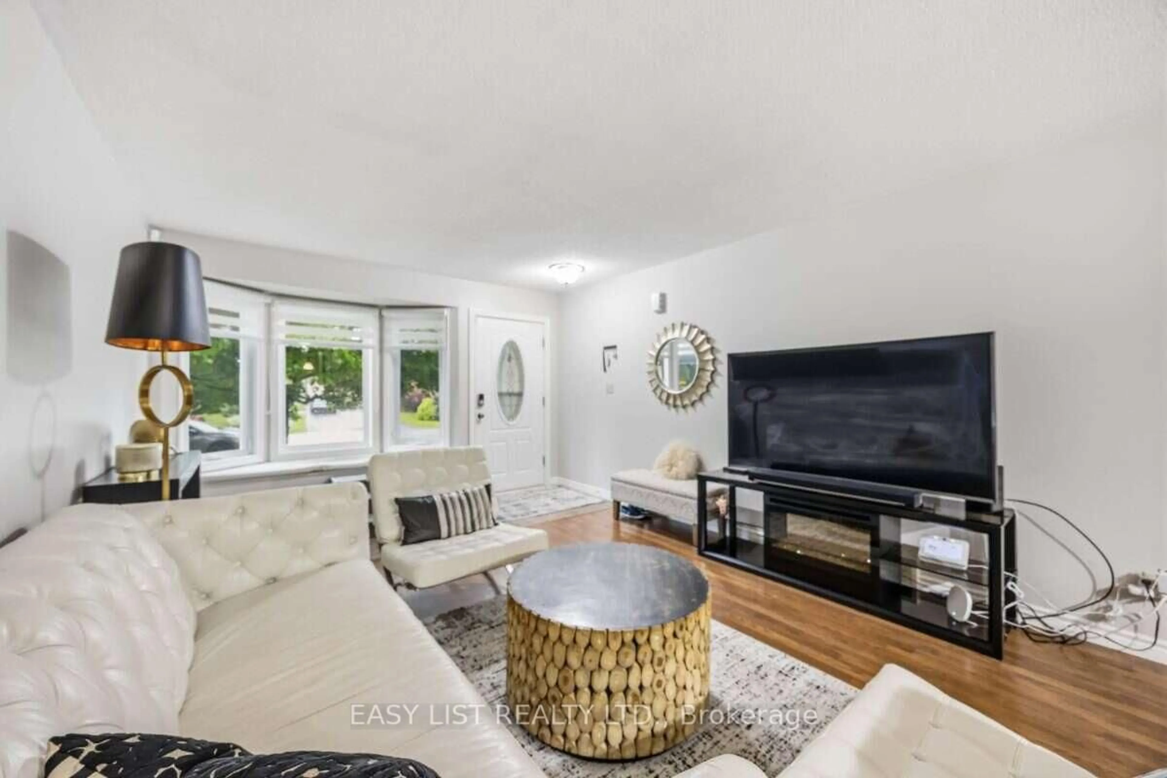 Living room with furniture, unknown for 1234 Thistledown Ave, Sarnia Ontario N7S 5A9