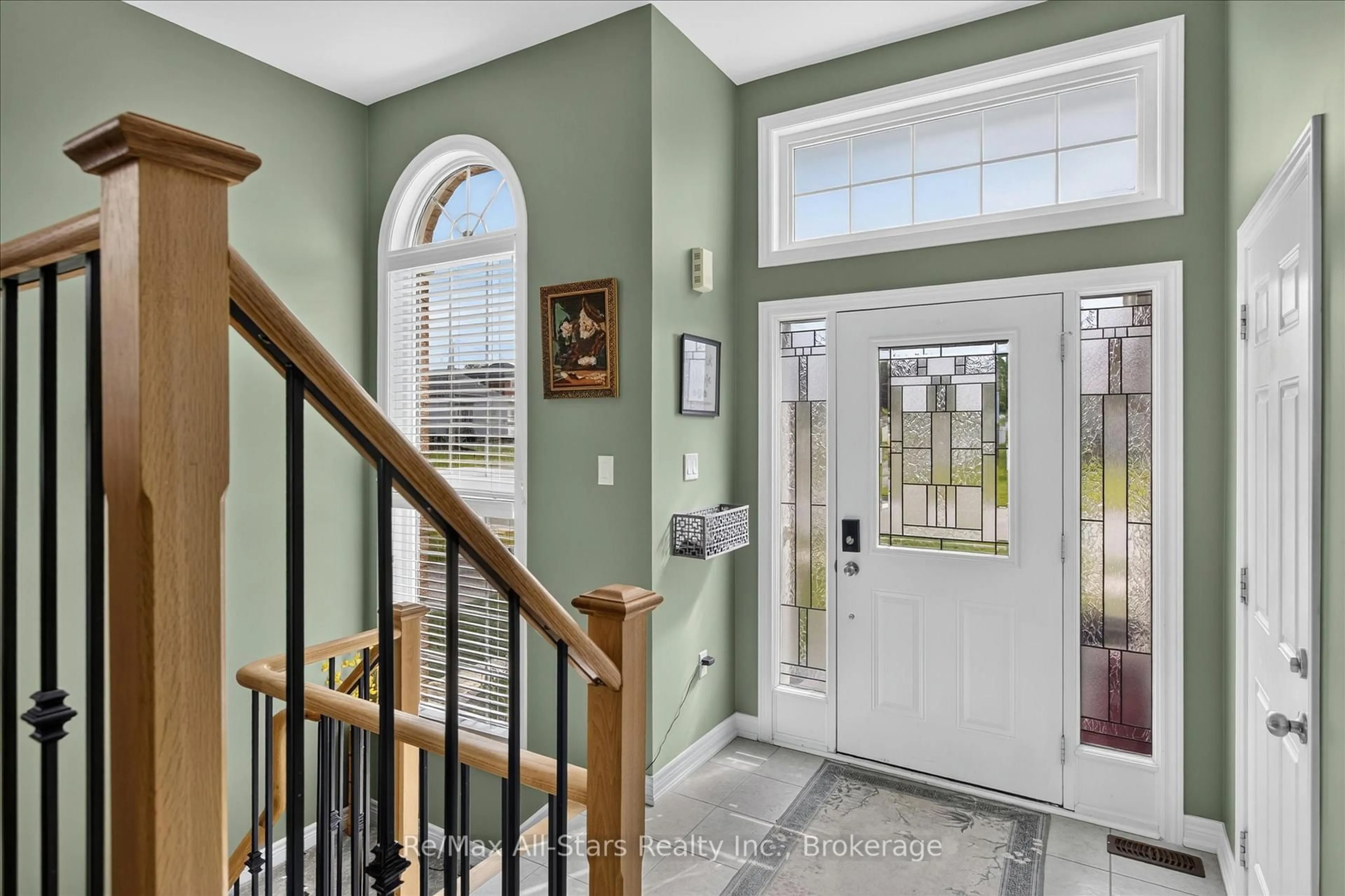 Indoor entryway for 29 Gunsolus Rd, Kawartha Lakes Ontario K9V 0E4