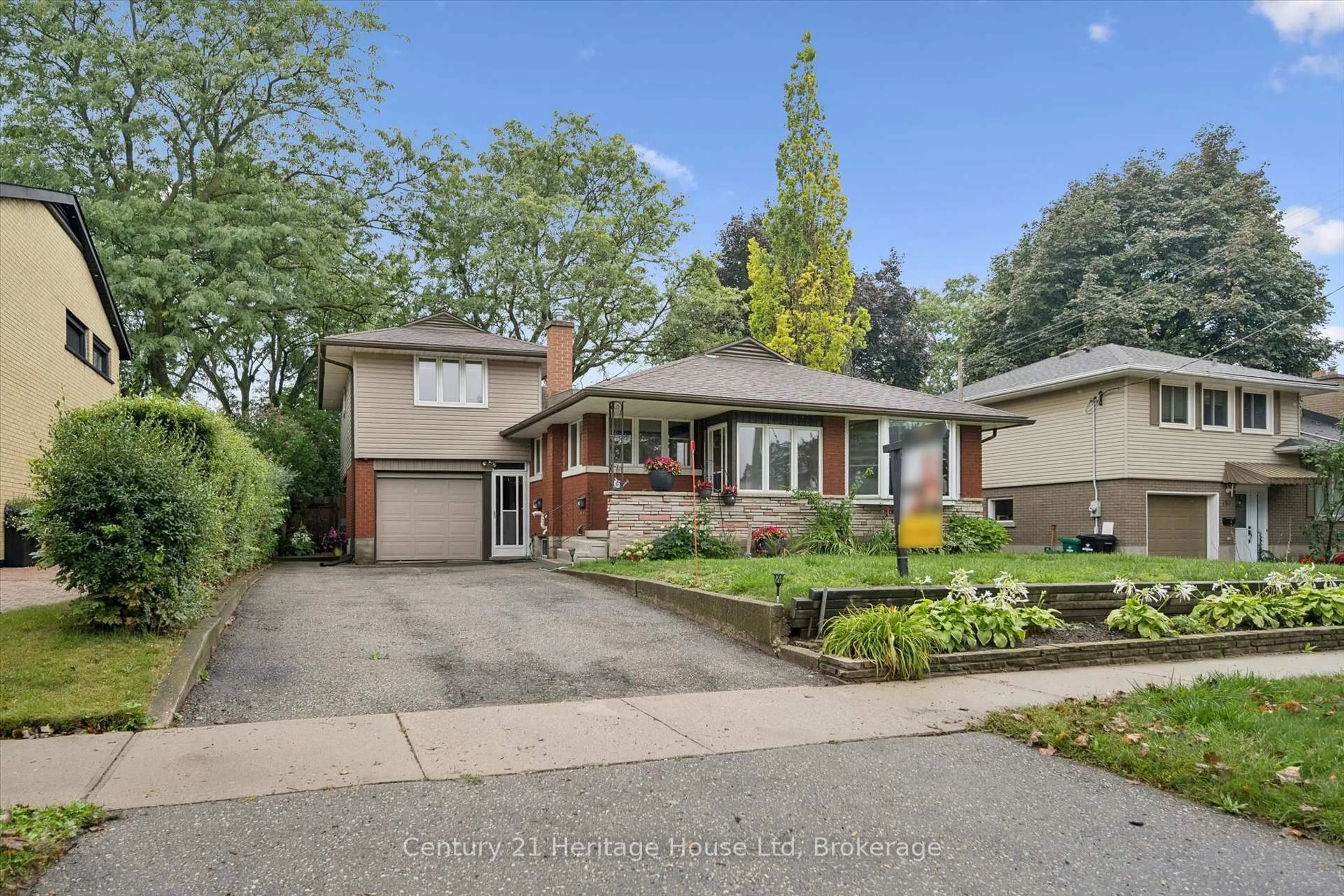 Home with brick exterior material, street for 146 Cornell Ave, Kitchener Ontario N2G 3E6