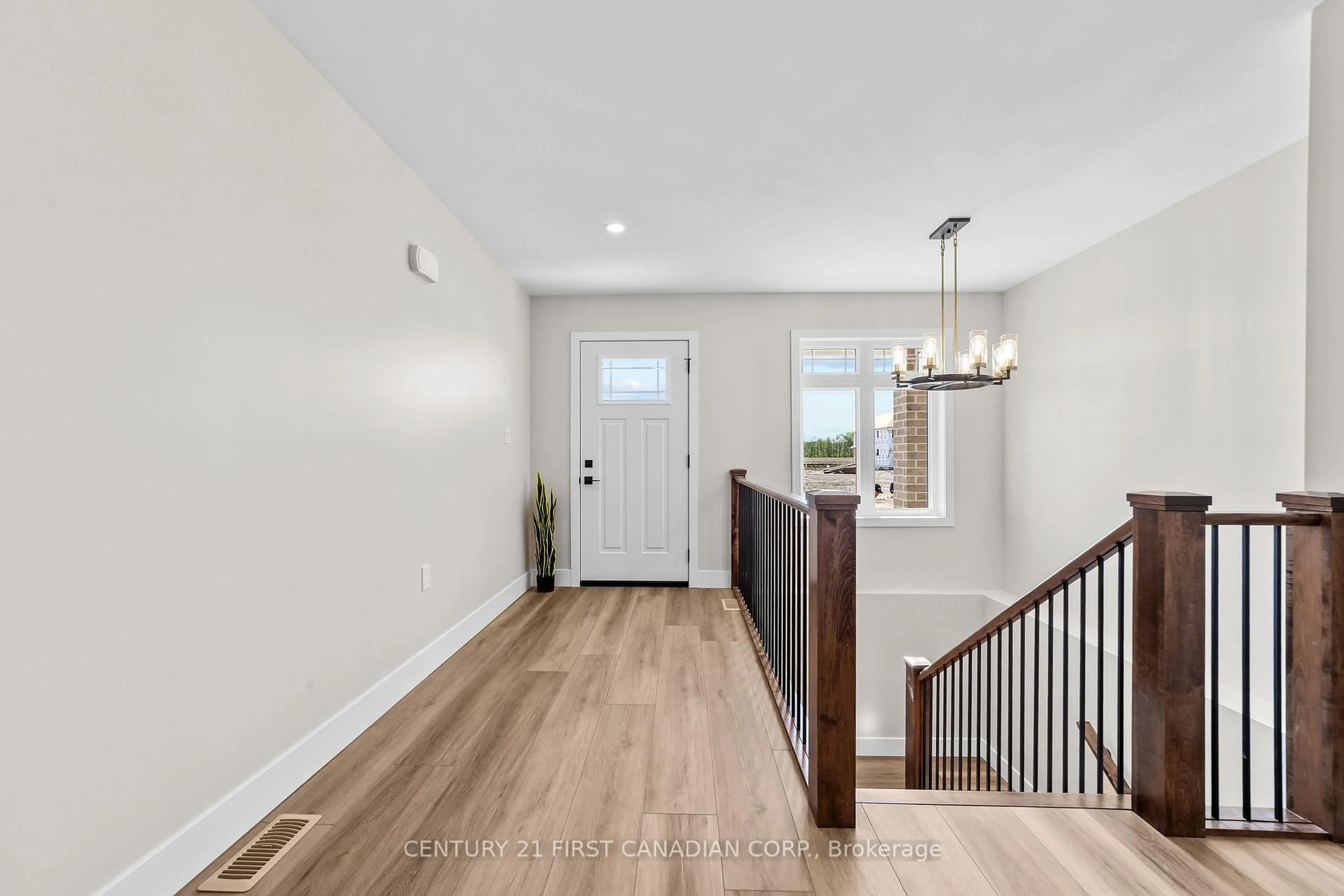 Indoor entryway for 107 Victoria Ave, South Huron Ontario N0M 1M0