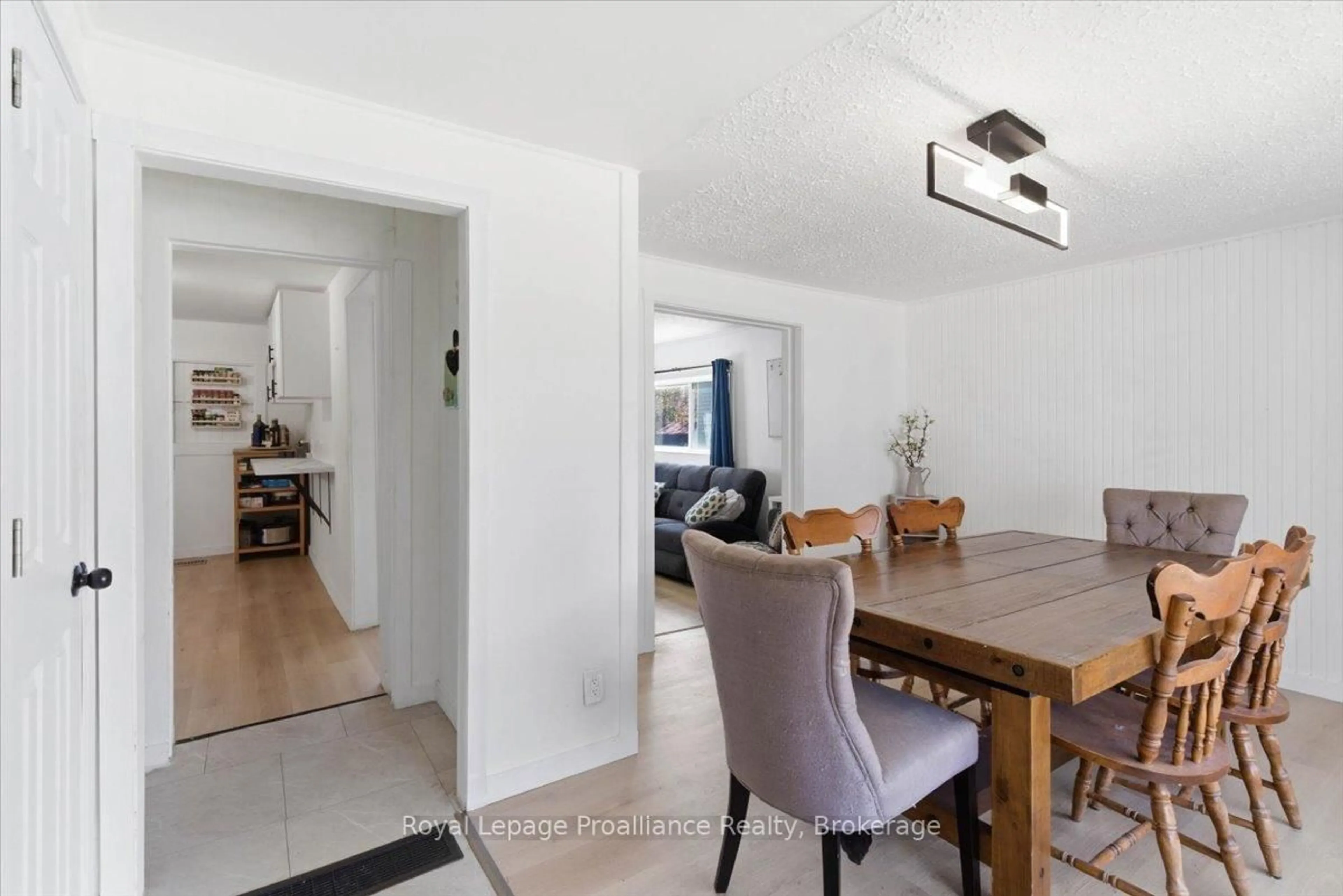 Dining room, unknown for 19 Boswell St, Belleville Ontario K8P 3K7