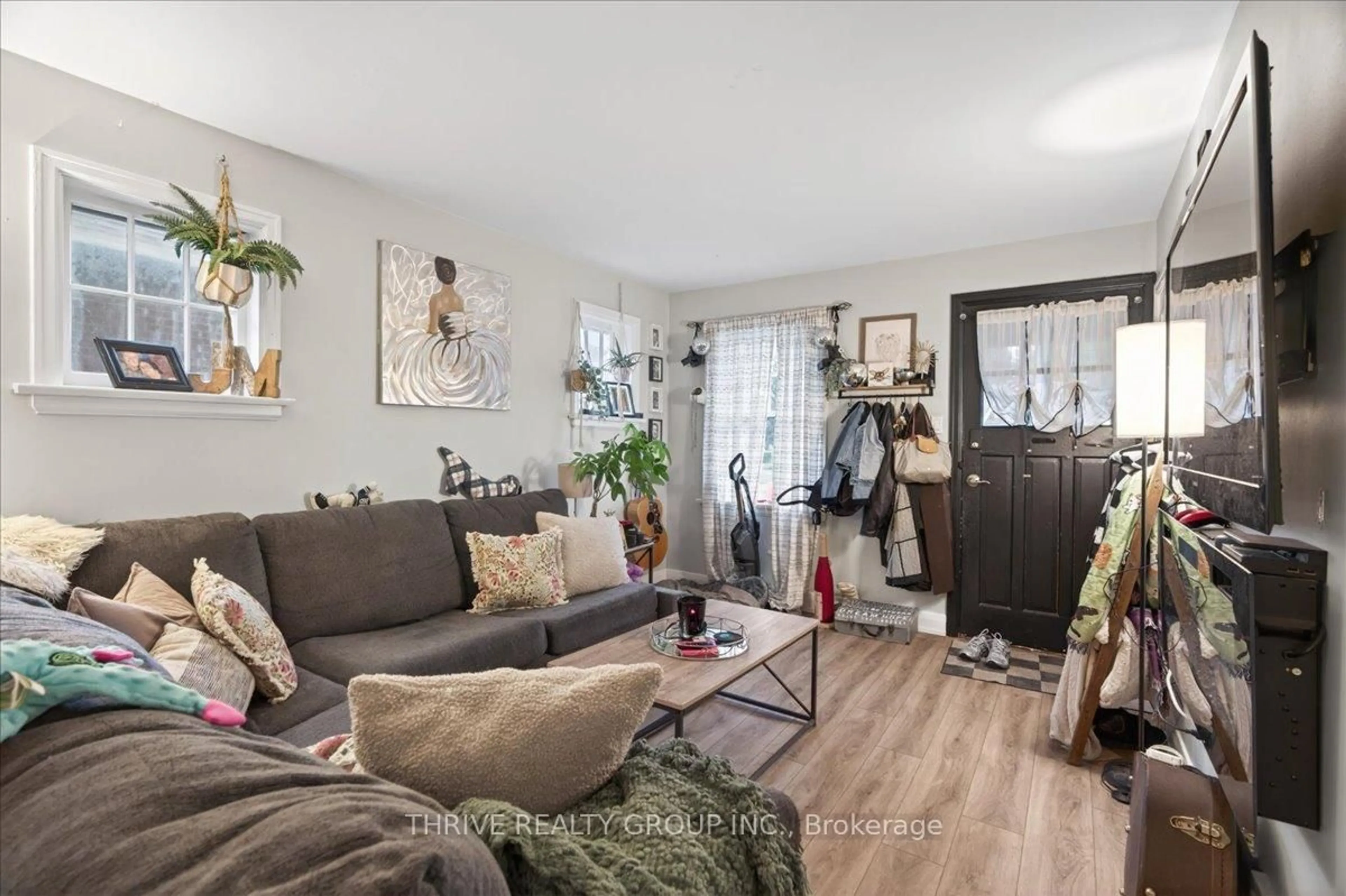 Living room with furniture, unknown for 494 Highbury Ave, London East Ontario N5W 4K4