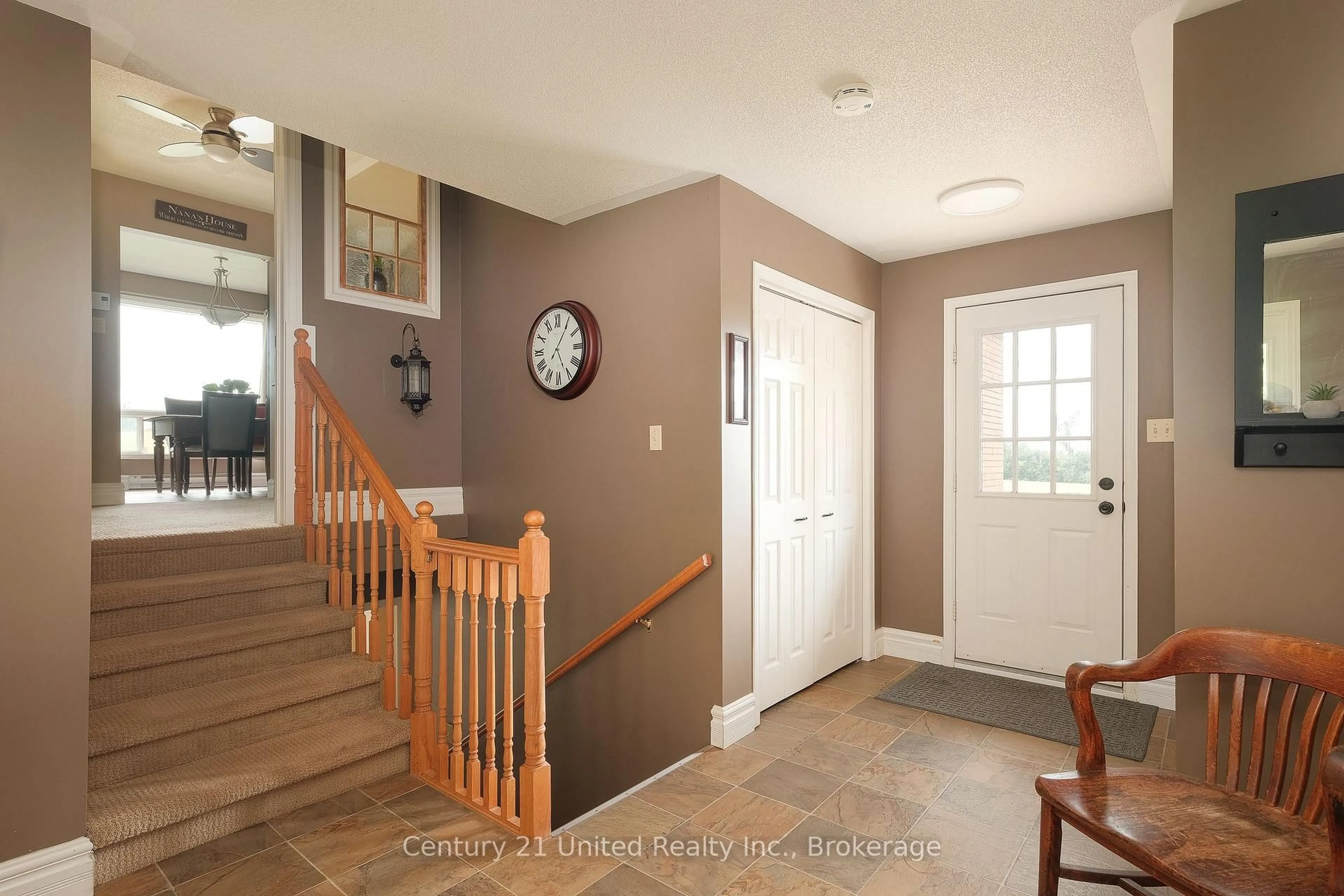 Indoor entryway for 1118 5th Line, Selwyn Ontario K9J 6X5