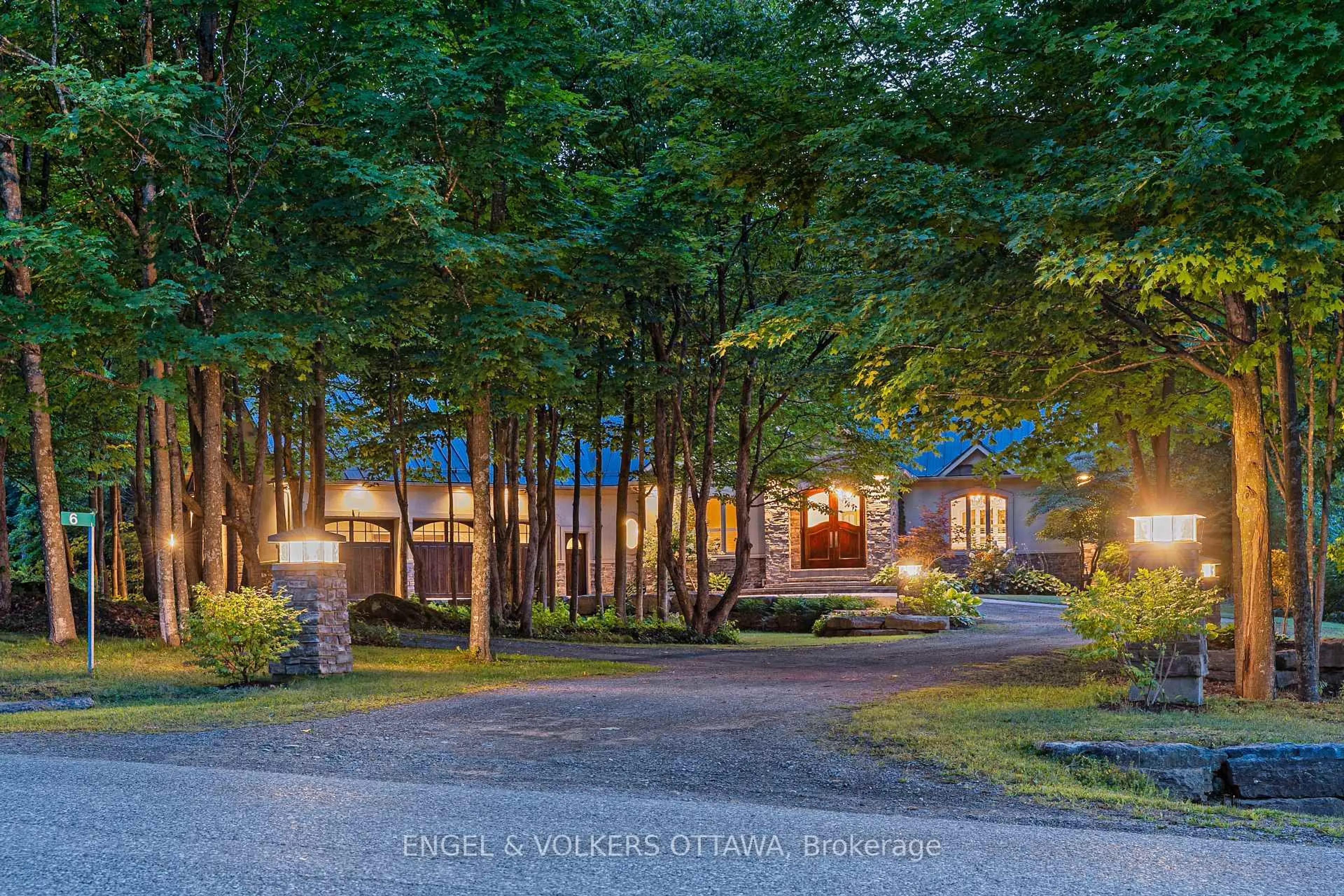 A pic from outside/outdoor area/front of a property/back of a property/a pic from drone, unknown for 6 Marchvale Dr, Ottawa Ontario K2W 1C2