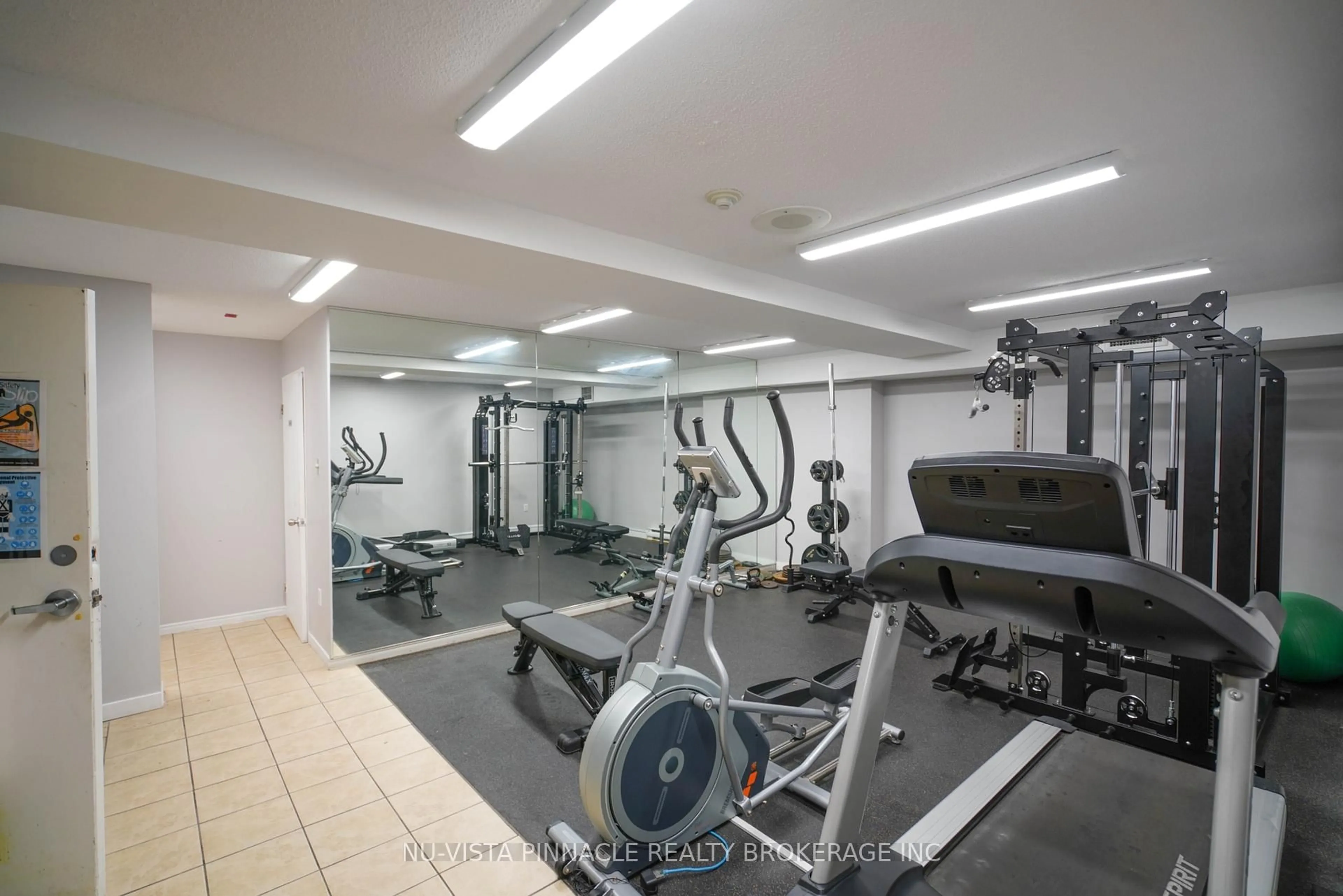 Gym or fitness room for 30 Chapman Crt #406, London North Ontario N6G 4Y4