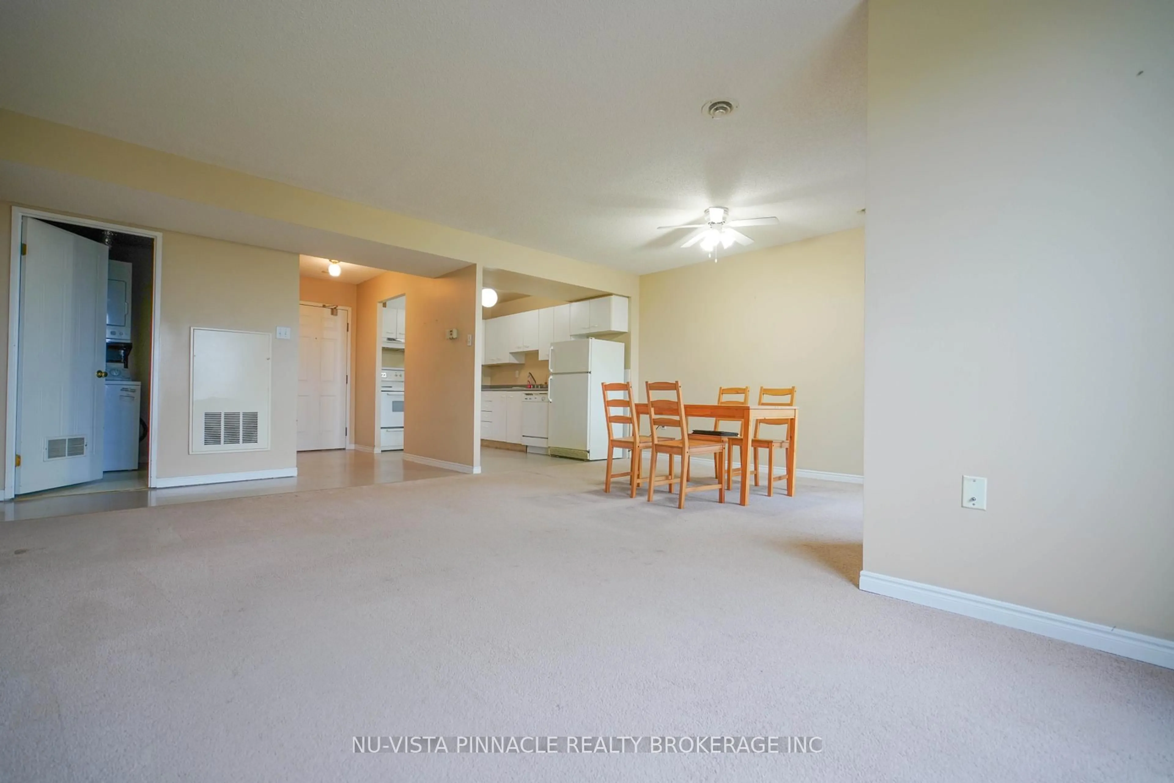 A pic of a room for 30 Chapman Crt #406, London North Ontario N6G 4Y4