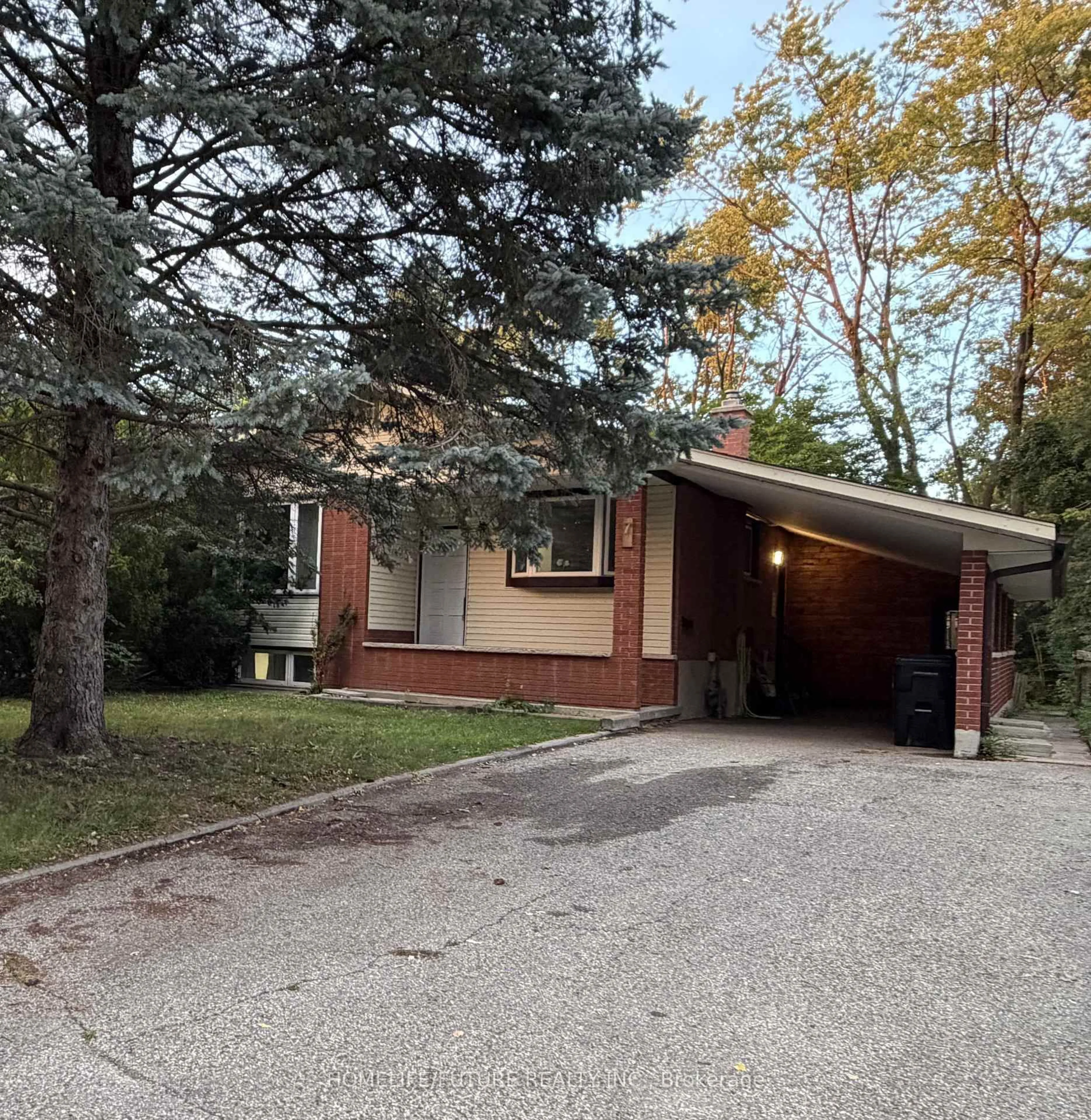 Home with brick exterior material, street for 7 Cardill Cres, Waterloo Ontario N2L 3Y7