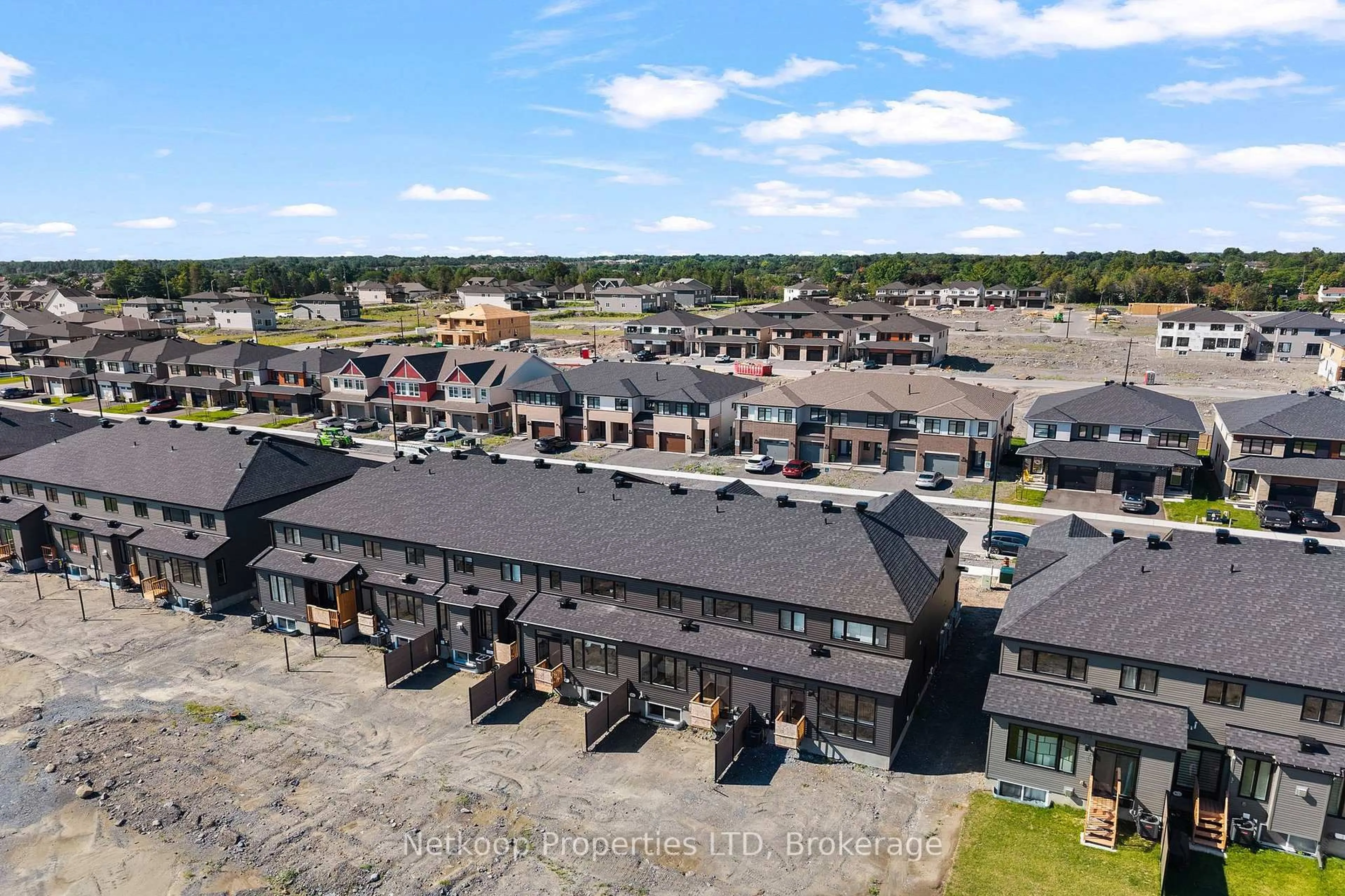 A pic from outside/outdoor area/front of a property/back of a property/a pic from drone, unknown for 1158 Cope Dr, Stittsville Ontario K2S 3C3
