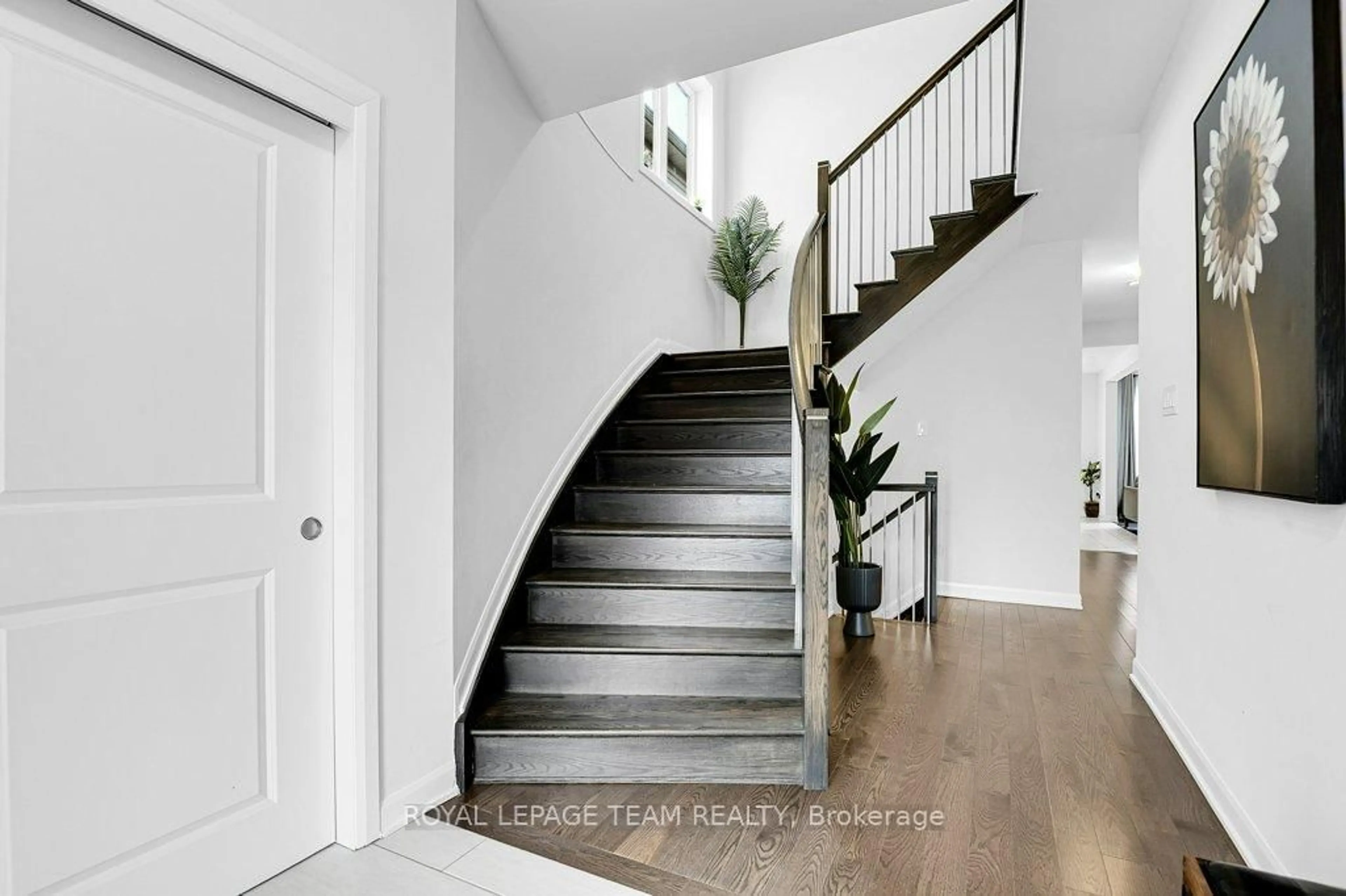 Stairs for 784 Cappamore Dr, Ottawa Ontario K2J 6V6