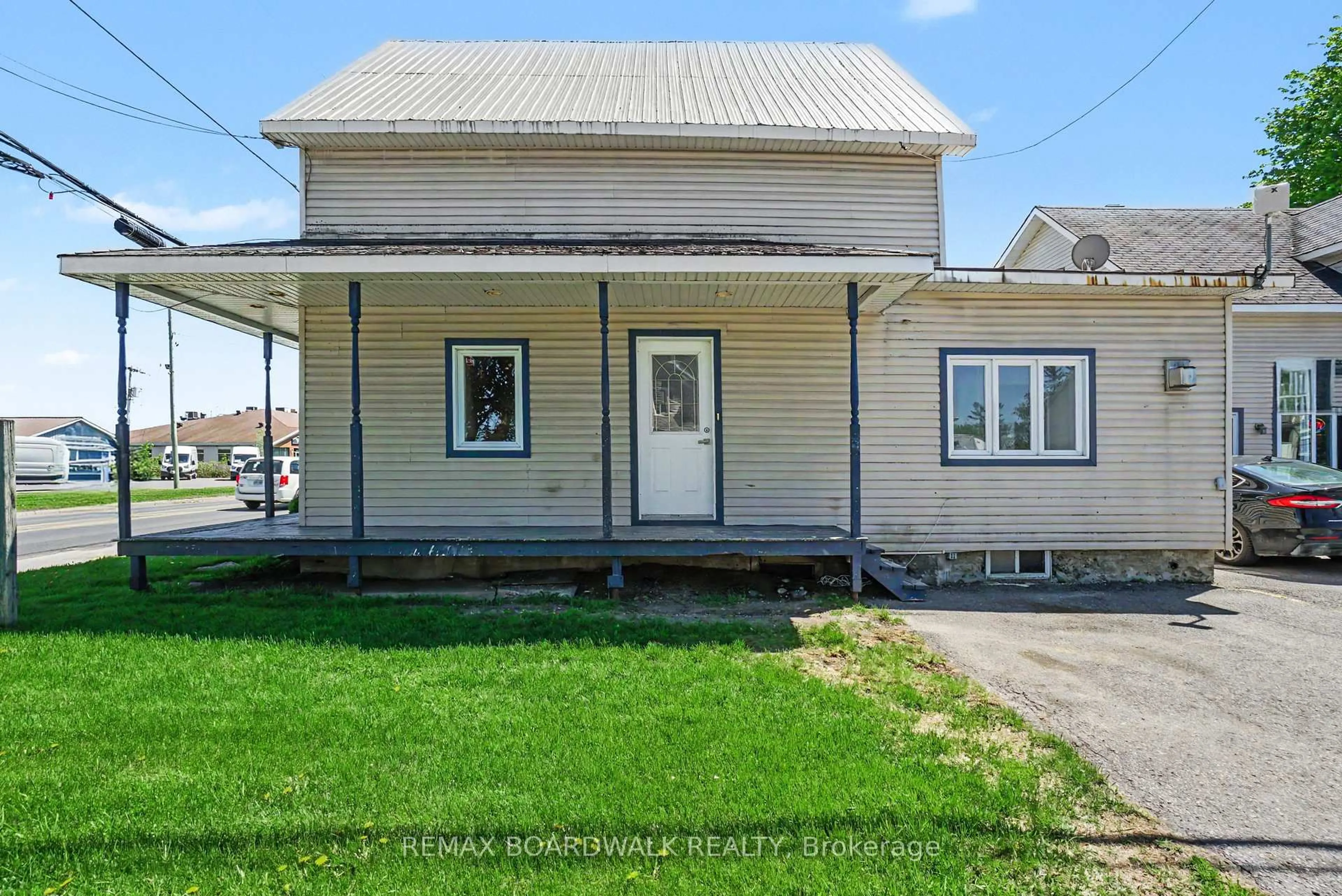 Home with vinyl exterior material, street for 683 Principale St, Casselman Ontario K0A 1M0