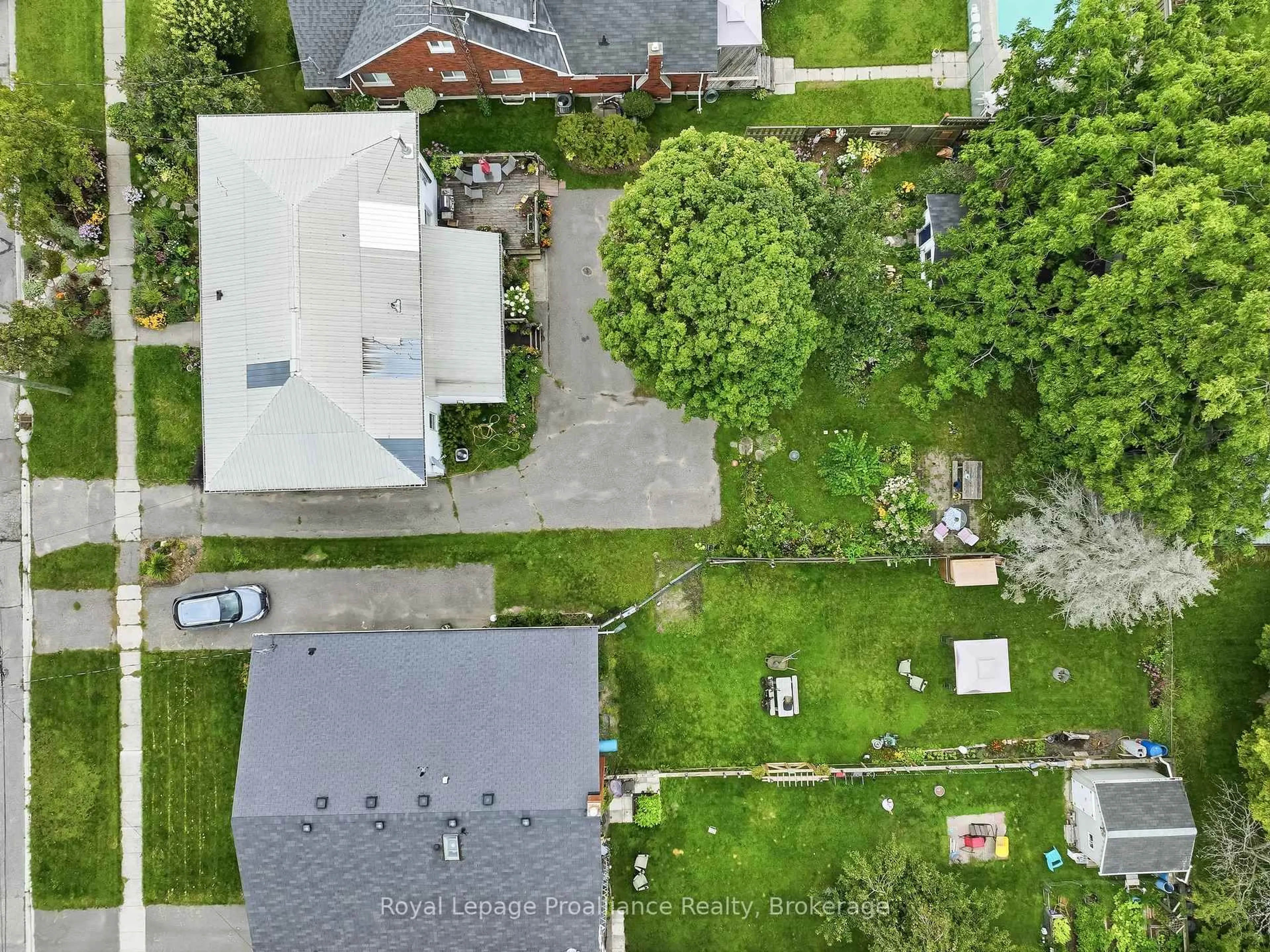 A pic from outside/outdoor area/front of a property/back of a property/a pic from drone, street for 177 Stuart St, Cobourg Ontario K9A 2Y1