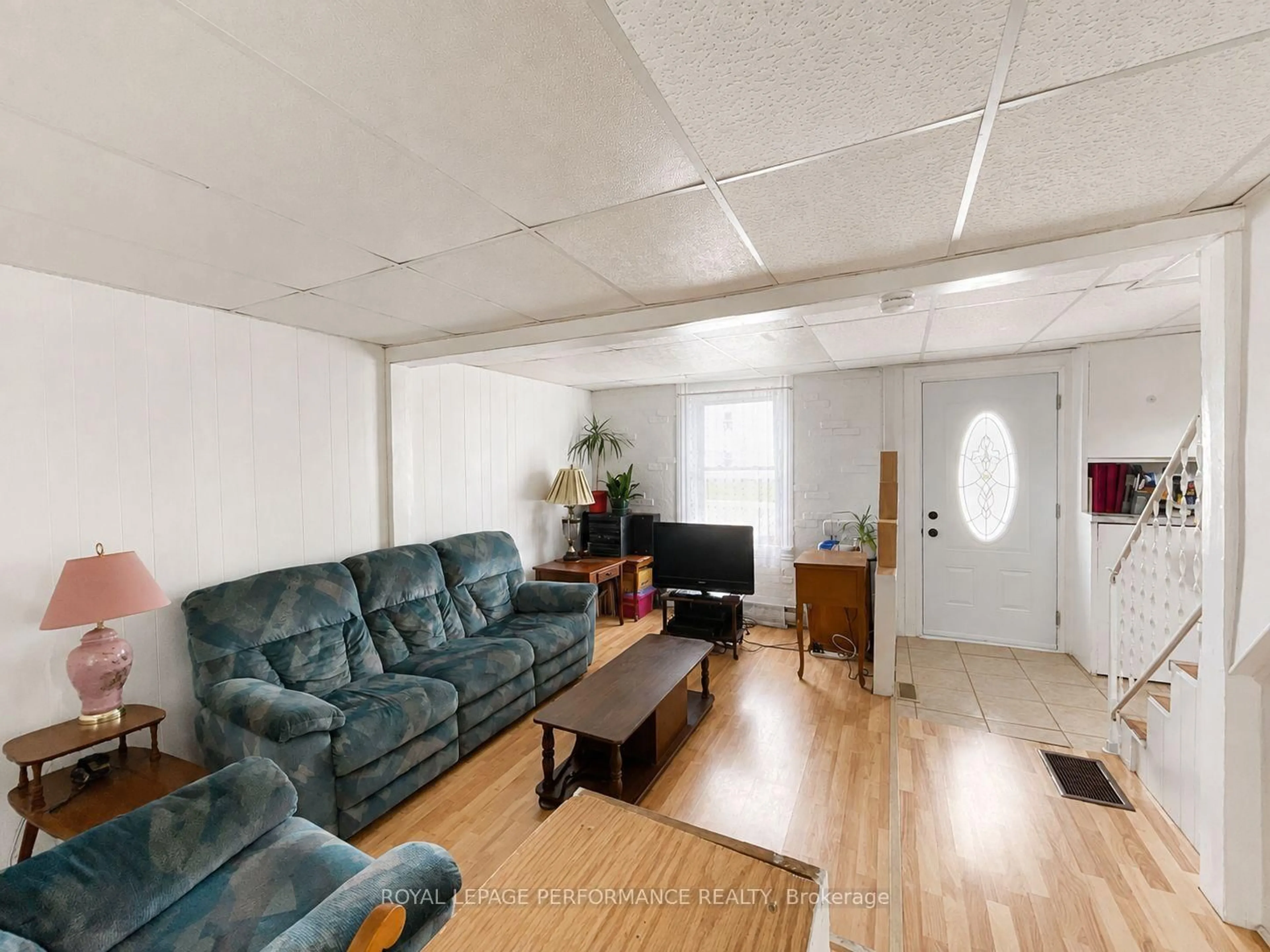 Living room with furniture, unknown for 232 Regent St, Hawkesbury Ontario K6A 1E9
