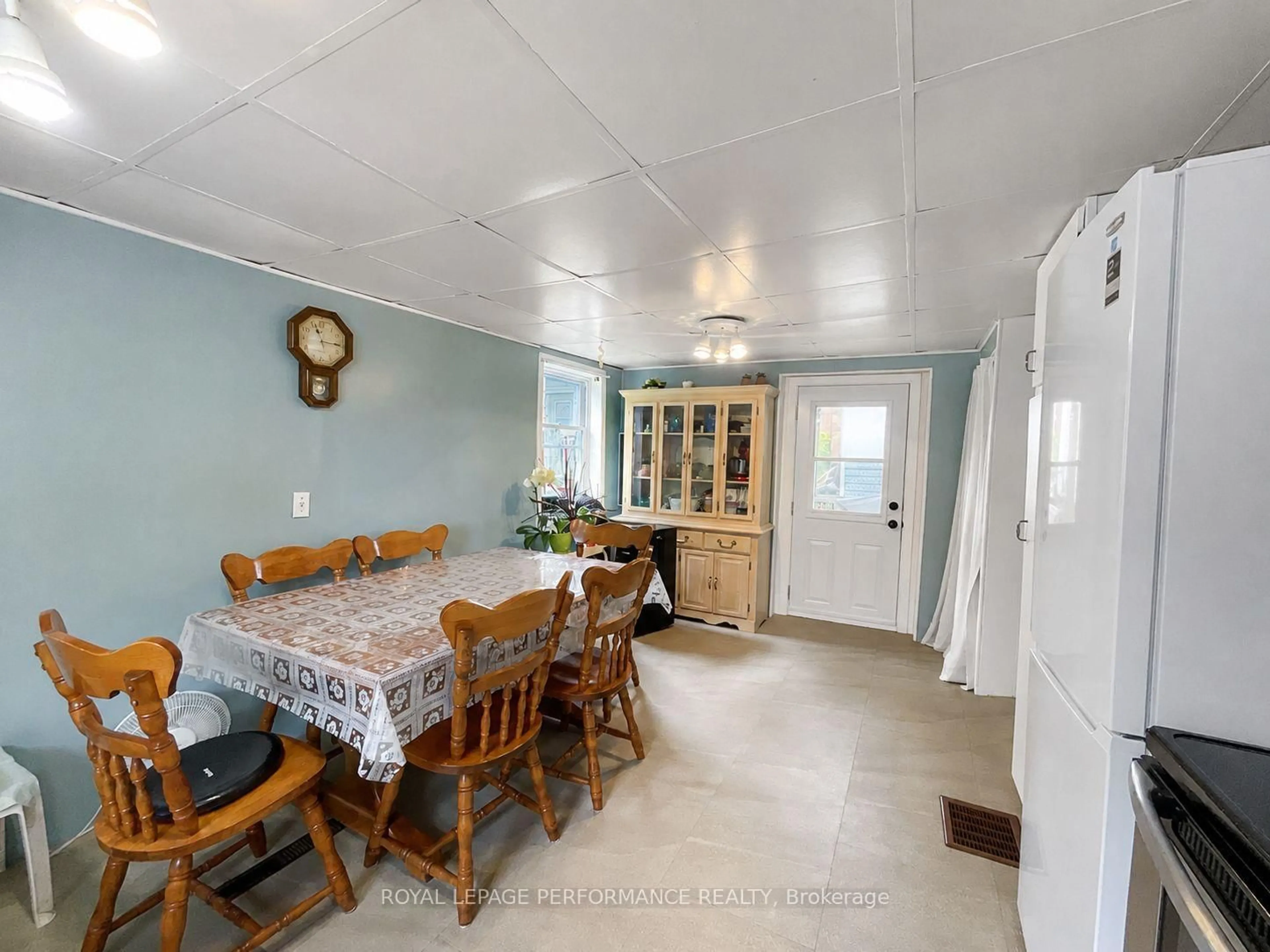 Dining room, ceramic/tile floor for 232 Regent St, Hawkesbury Ontario K6A 1E9