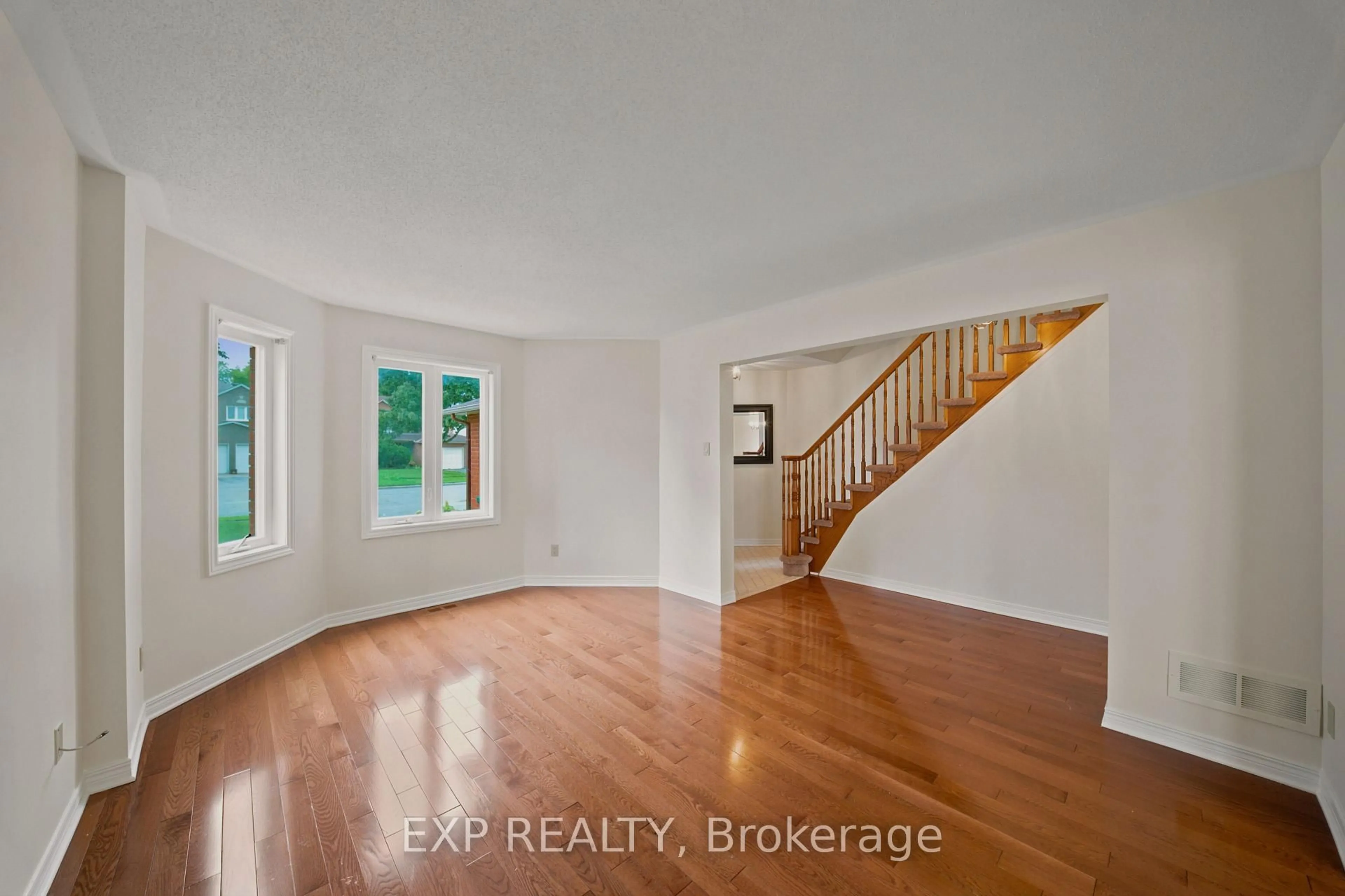 A pic of a room for 2165 Johnston Rd, Ottawa Ontario K1G 5K2