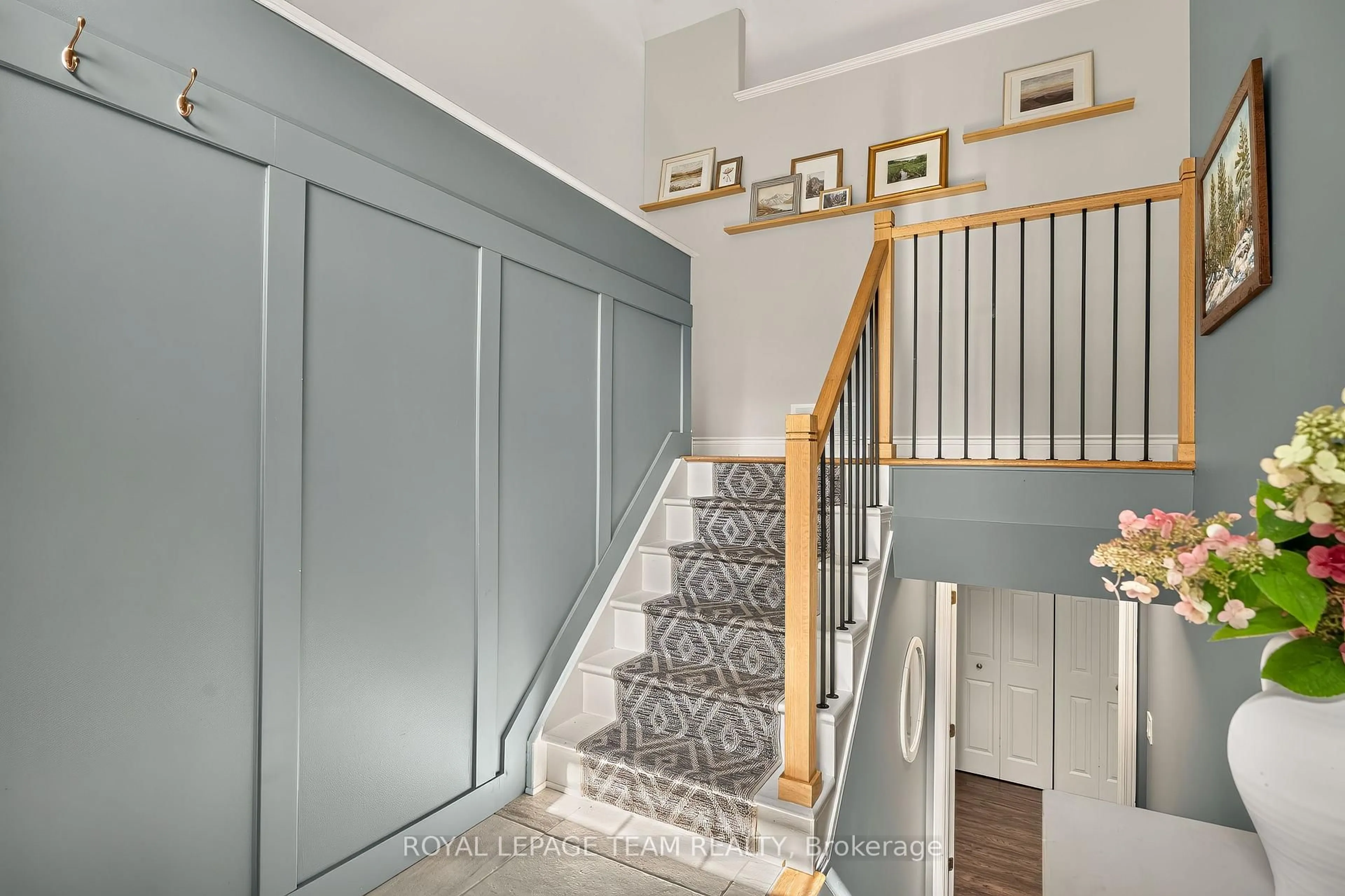 Stairs for 1255 Remington Way, Greely Ontario K4P 1A5