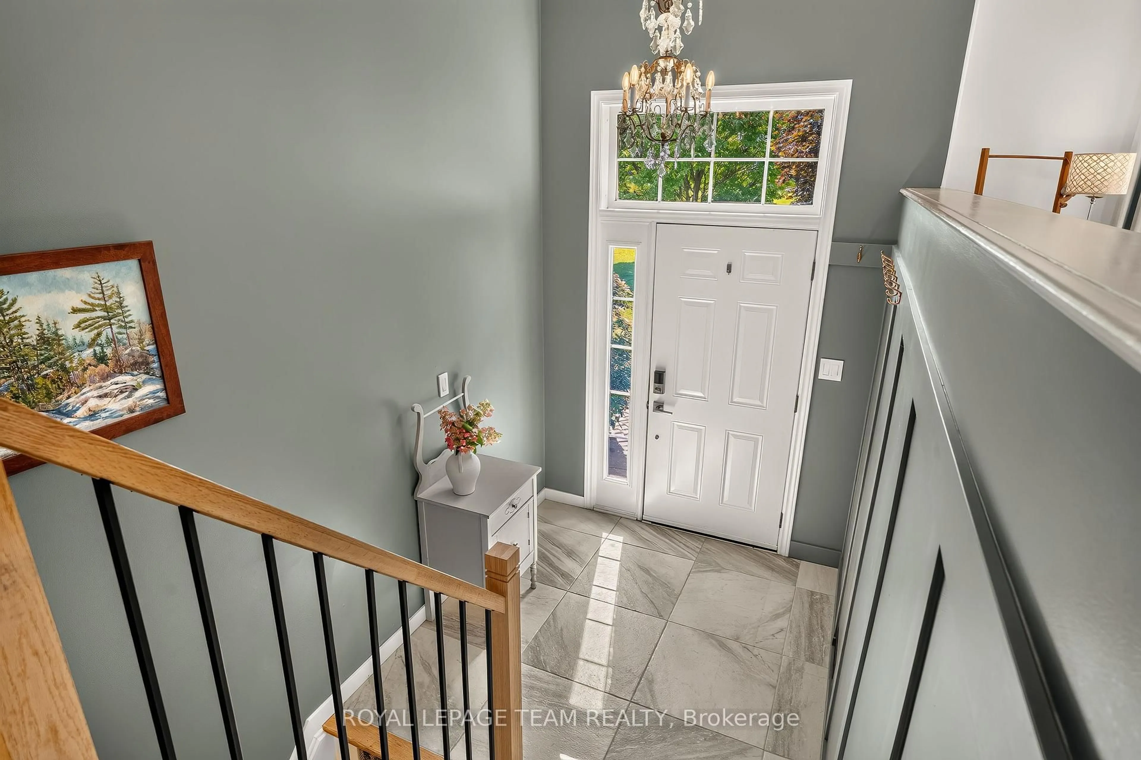 Indoor entryway for 1255 Remington Way, Greely Ontario K4P 1A5