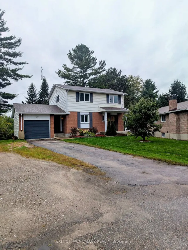 13 Tamarack St, Deep River 2