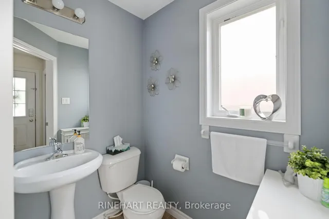 939 Silverfox Cres, London North 4