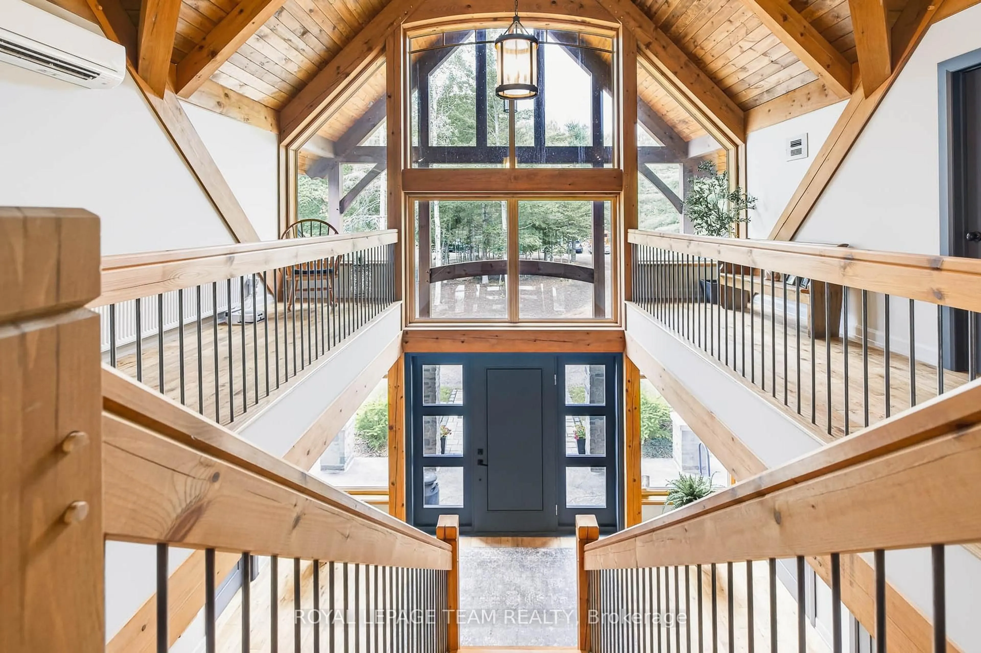 Indoor foyer for 1173 Barrett Chute Rd, Calabogie Ontario K0J 1H0