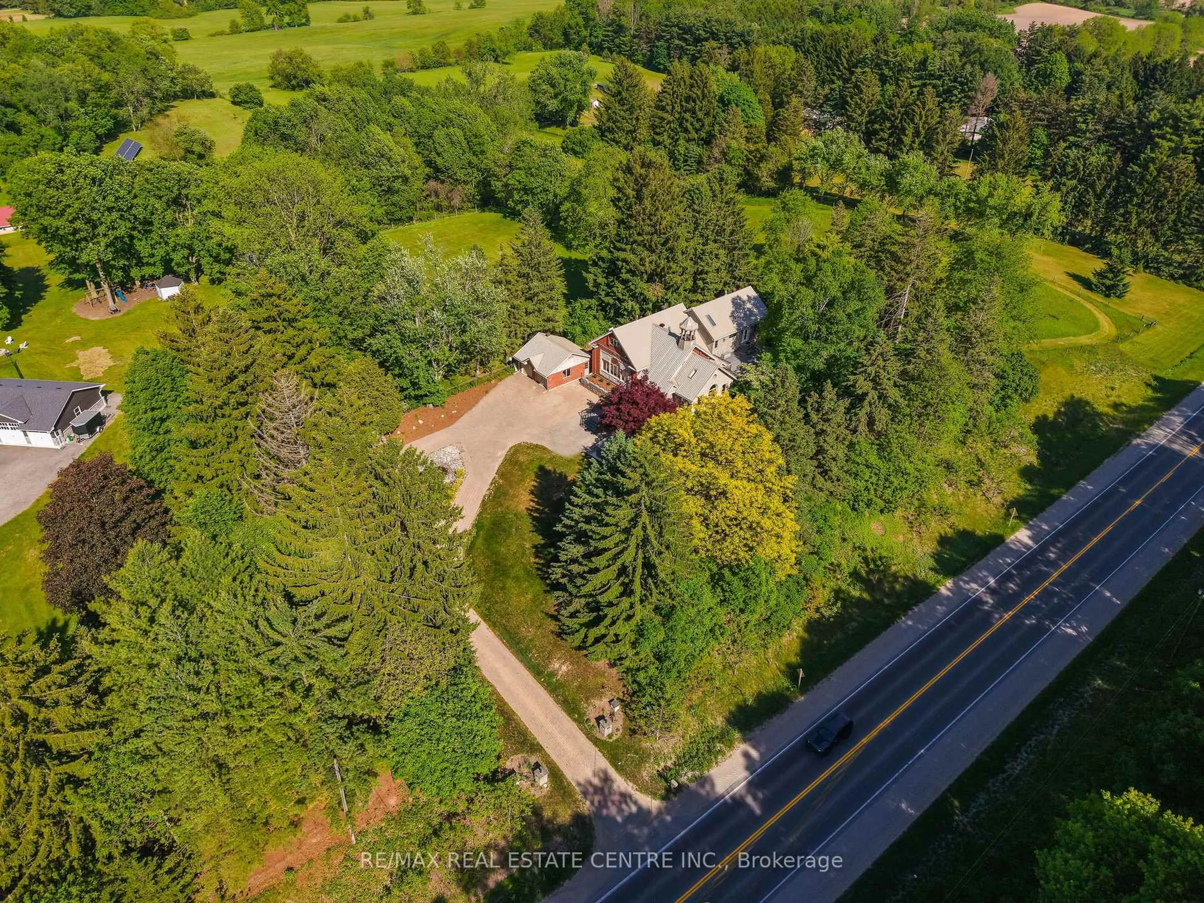 A pic from outside/outdoor area/front of a property/back of a property/a pic from drone, street for 1560 Elgin Rd, Thames Centre Ontario N0L 1G6