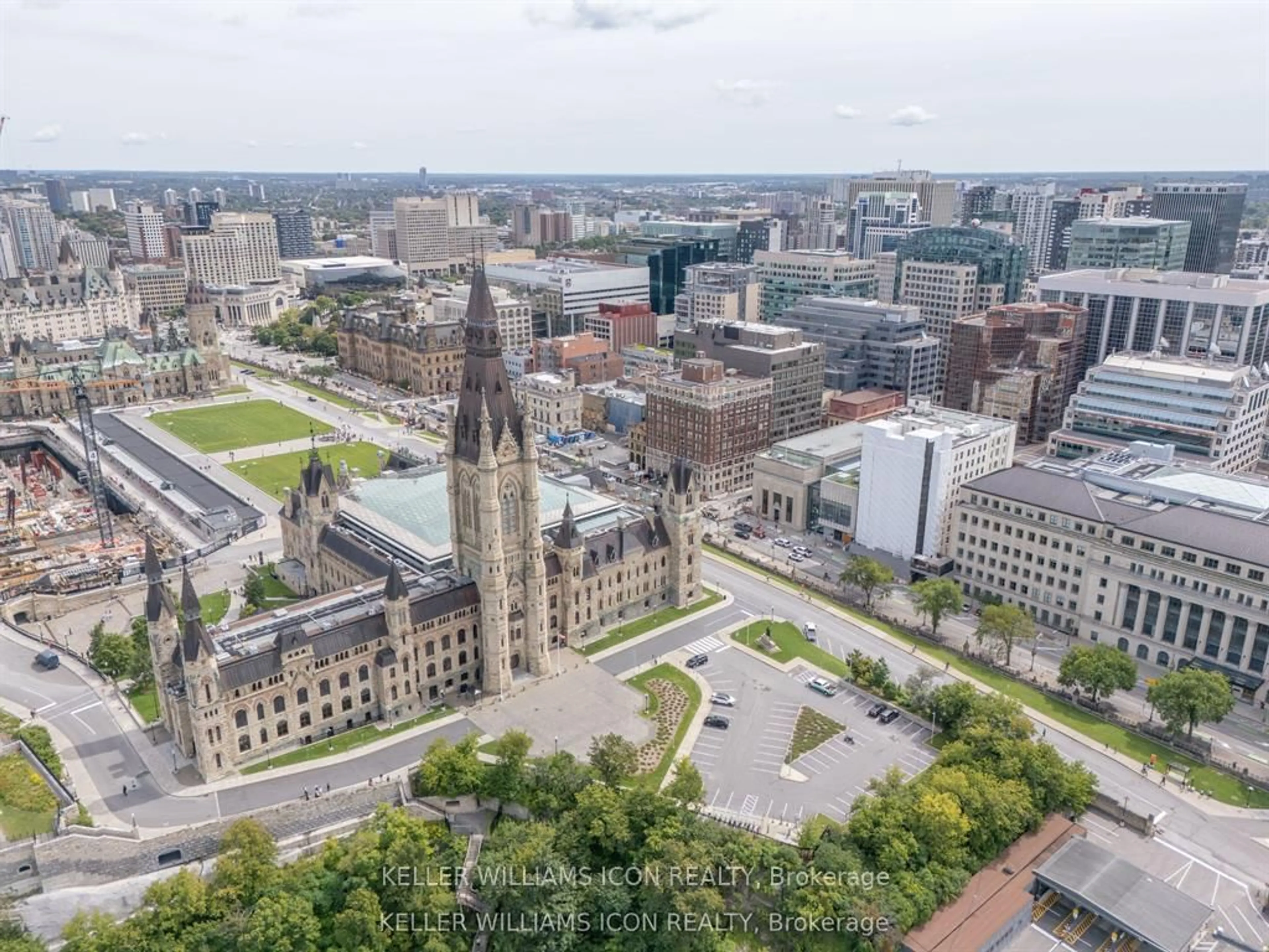A pic from outside/outdoor area/front of a property/back of a property/a pic from drone, city buildings view from balcony for 101 Queen St #1105, Ottawa Ontario K1P 0B7