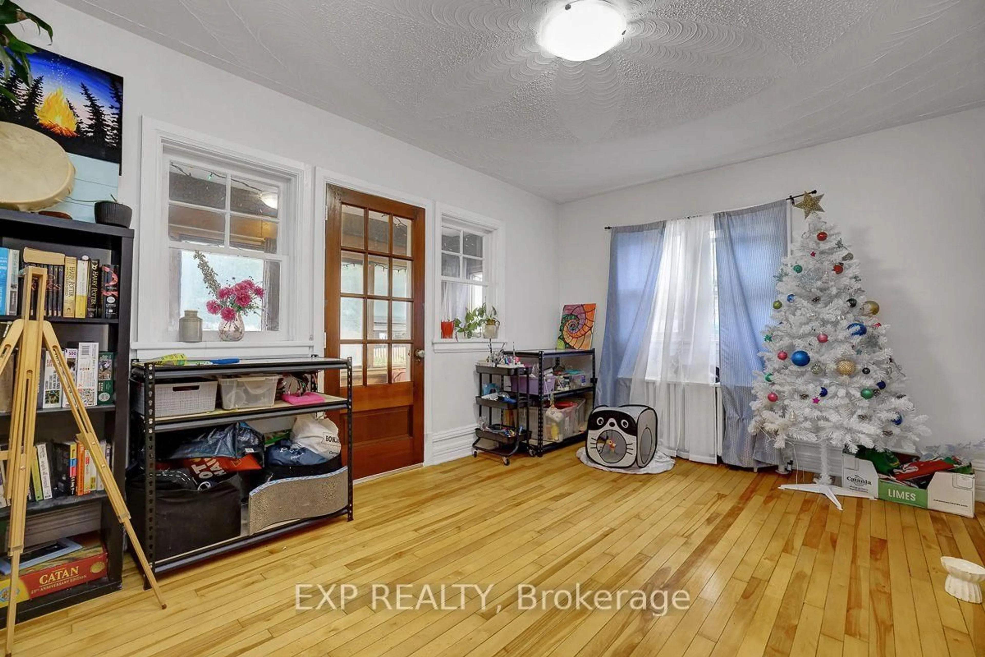 A pic of a room for 108 Lebreton St, Ottawa Ontario K1R 7H4
