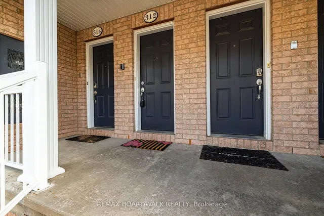 312 Galston Private, Ottawa 3