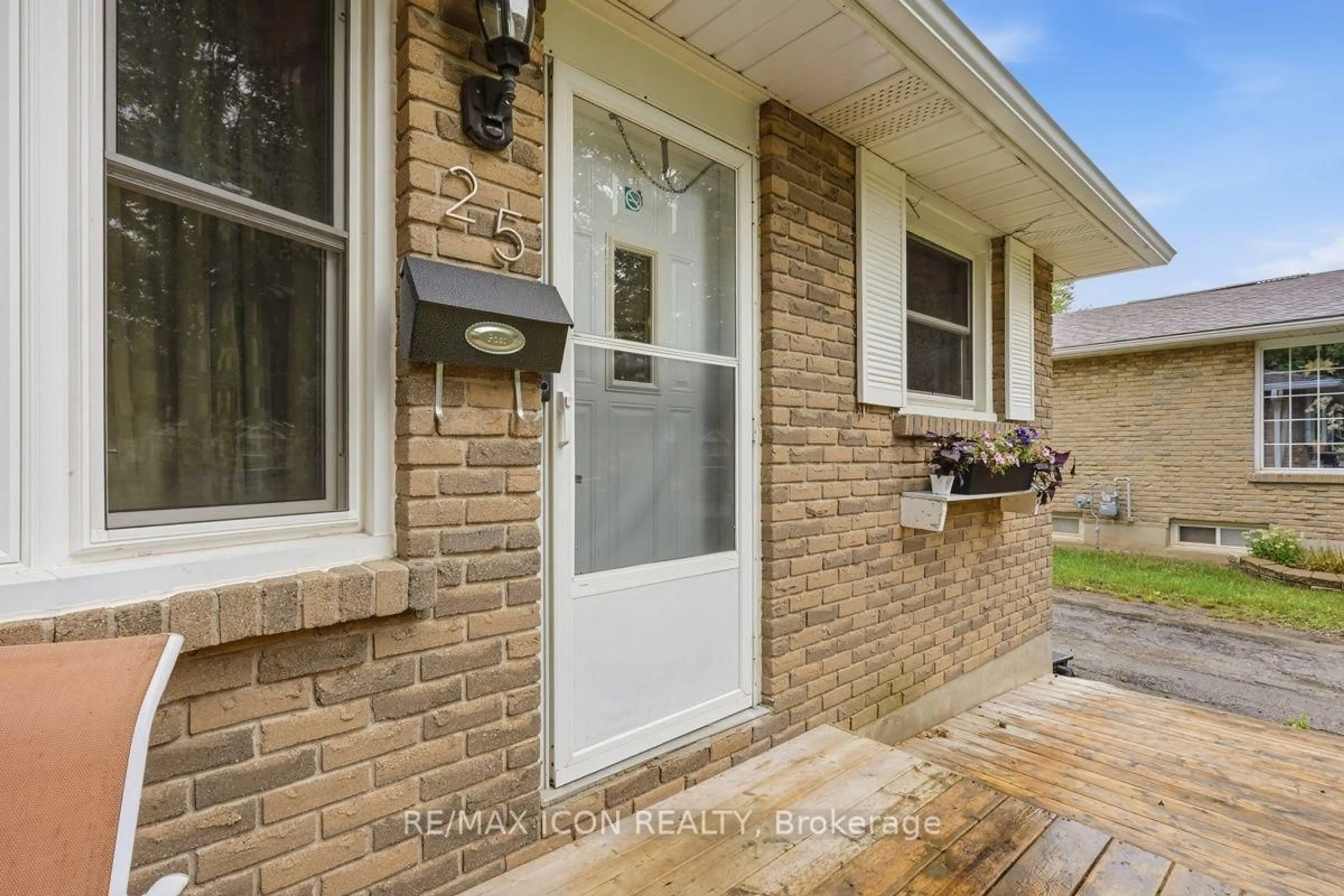 Home with brick exterior material, street for 25 Upcott Cres, London South Ontario N6E 1S6